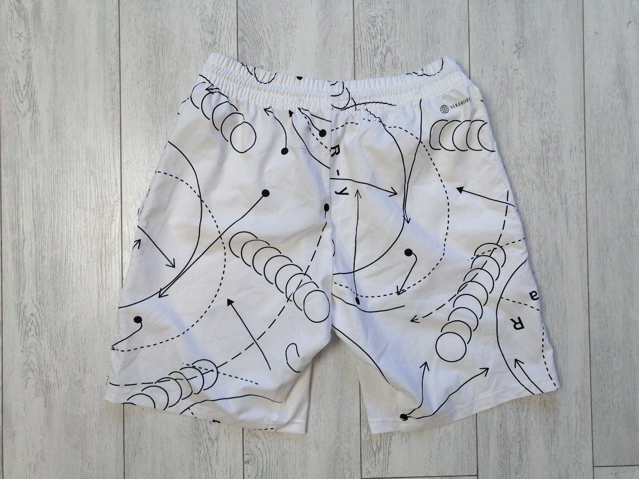 Adidas adidas Grphc Shorts in White Size S Size US 30 / EU 46 - 3 Thumbnail