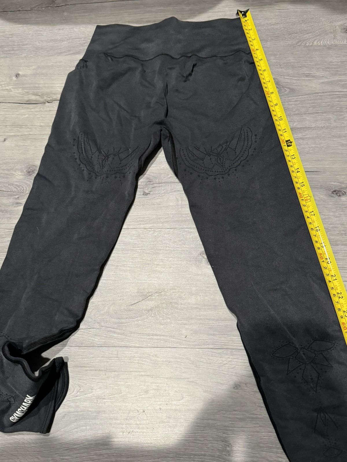 Gymshark GYMSHARK Studio Leggings Mandala Style Size 28" / US 6 / IT 42 - 4 Thumbnail