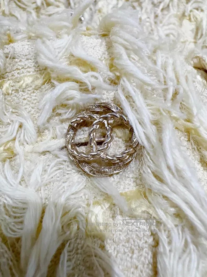 Chanel Chanel Chicken yellow tassel coat Size XXS / US 00 / IT 34 - 3 Thumbnail