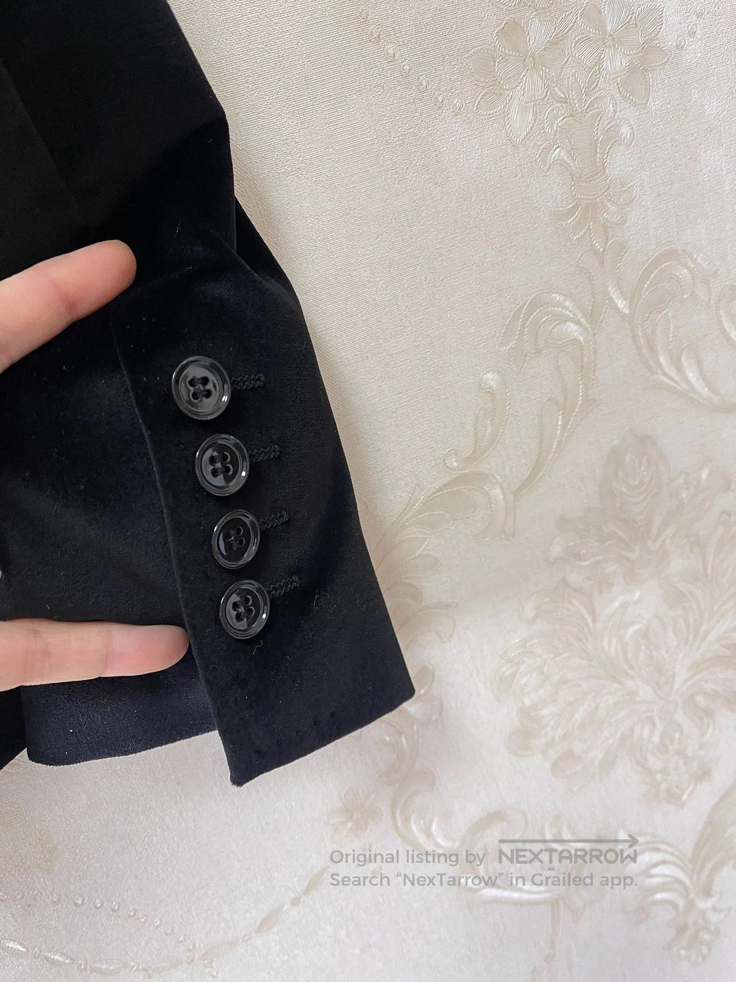 Dolce & Gabbana DG Runway Velvet Peak Lapel Blazer. Size M / US 6-8 / IT 42-44 - 7 Thumbnail