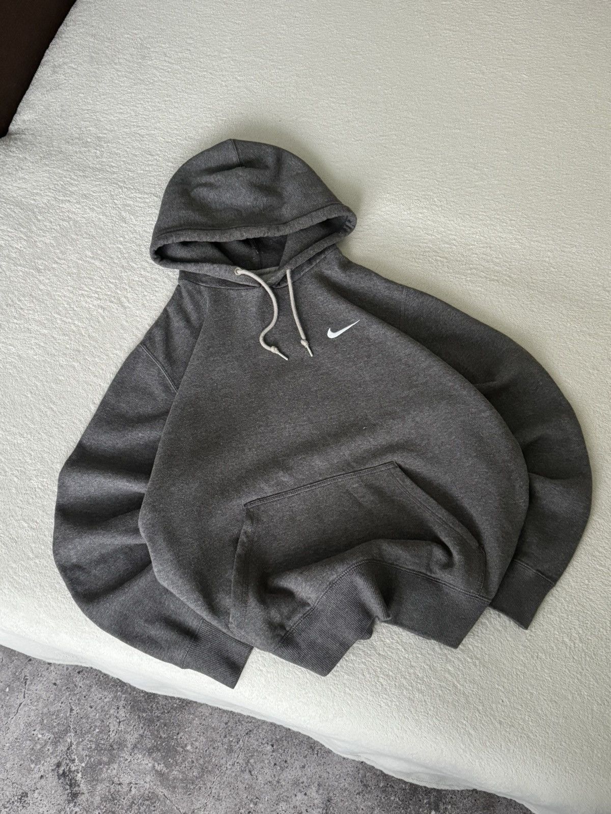 Nike × Vintage Vintage Nike Y2K oversized grey basic sweatshirt Size US M / EU 48-50 / 2 - 7 Thumbnail
