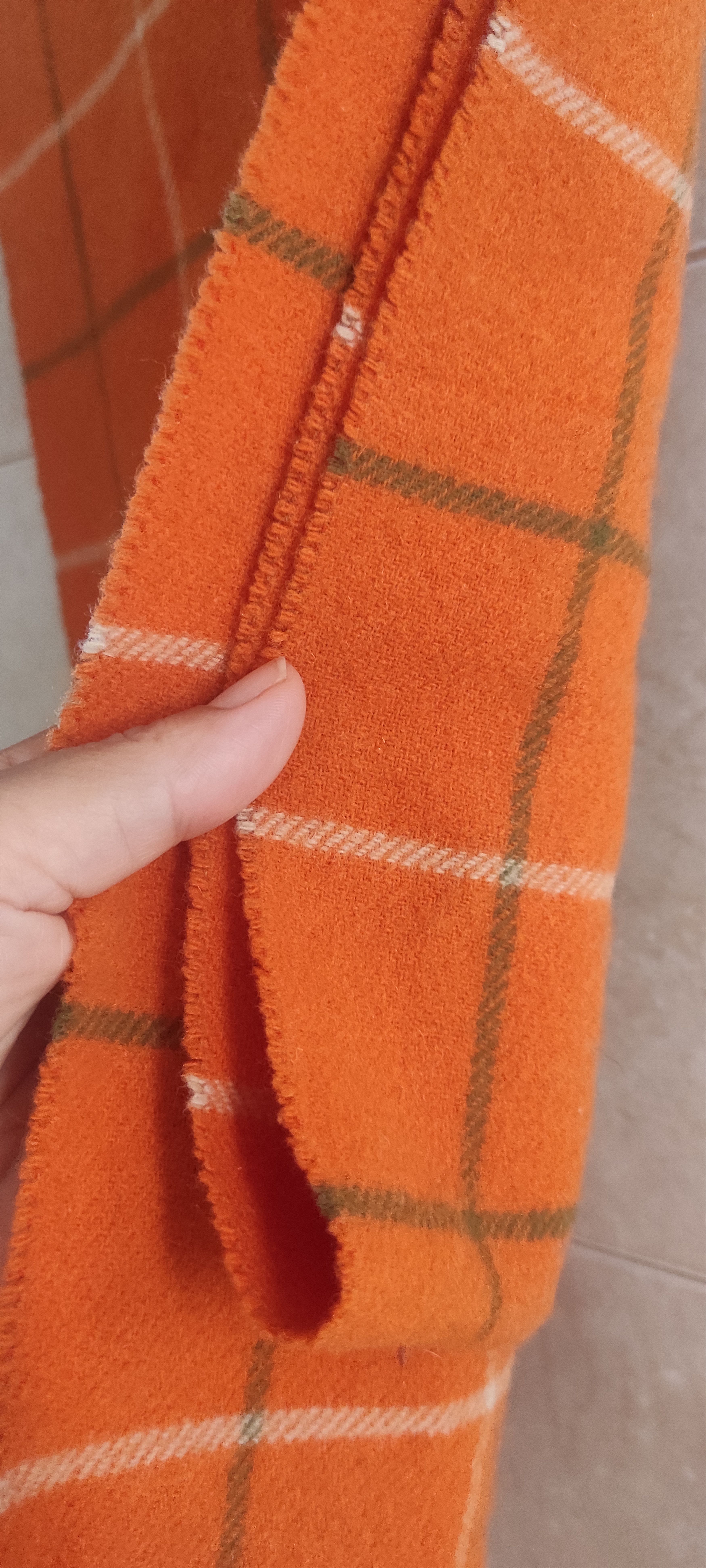 Burberry Thomas Burberry Scarf Luxury Classic LambsWool Made in Spain Size ONE SIZE - 11 Thumbnail