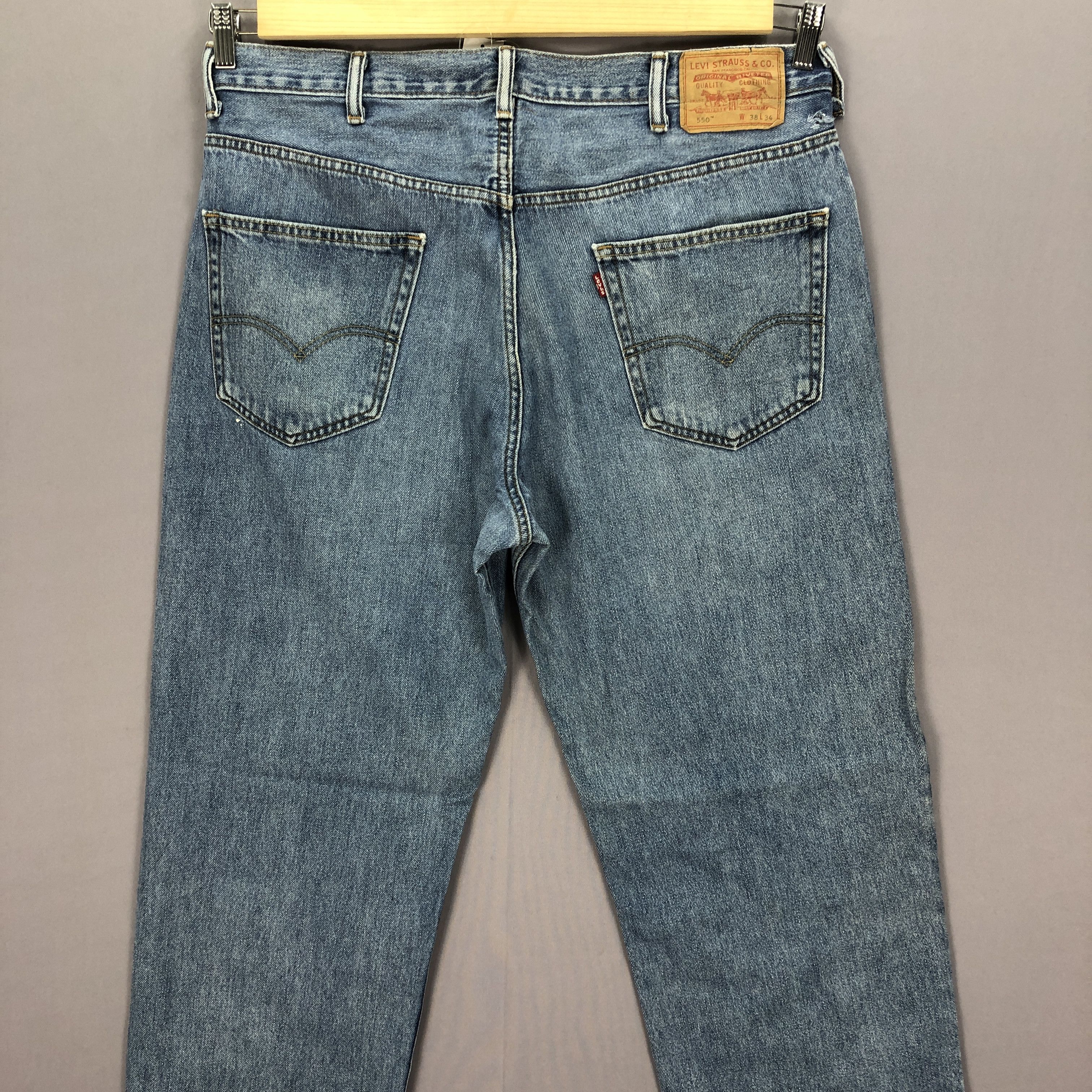 Levi's Vintage Levis 550 Baggy Jeans Levi's Light Wash Faded Denim Size US 36 / EU 52 - 4 Thumbnail