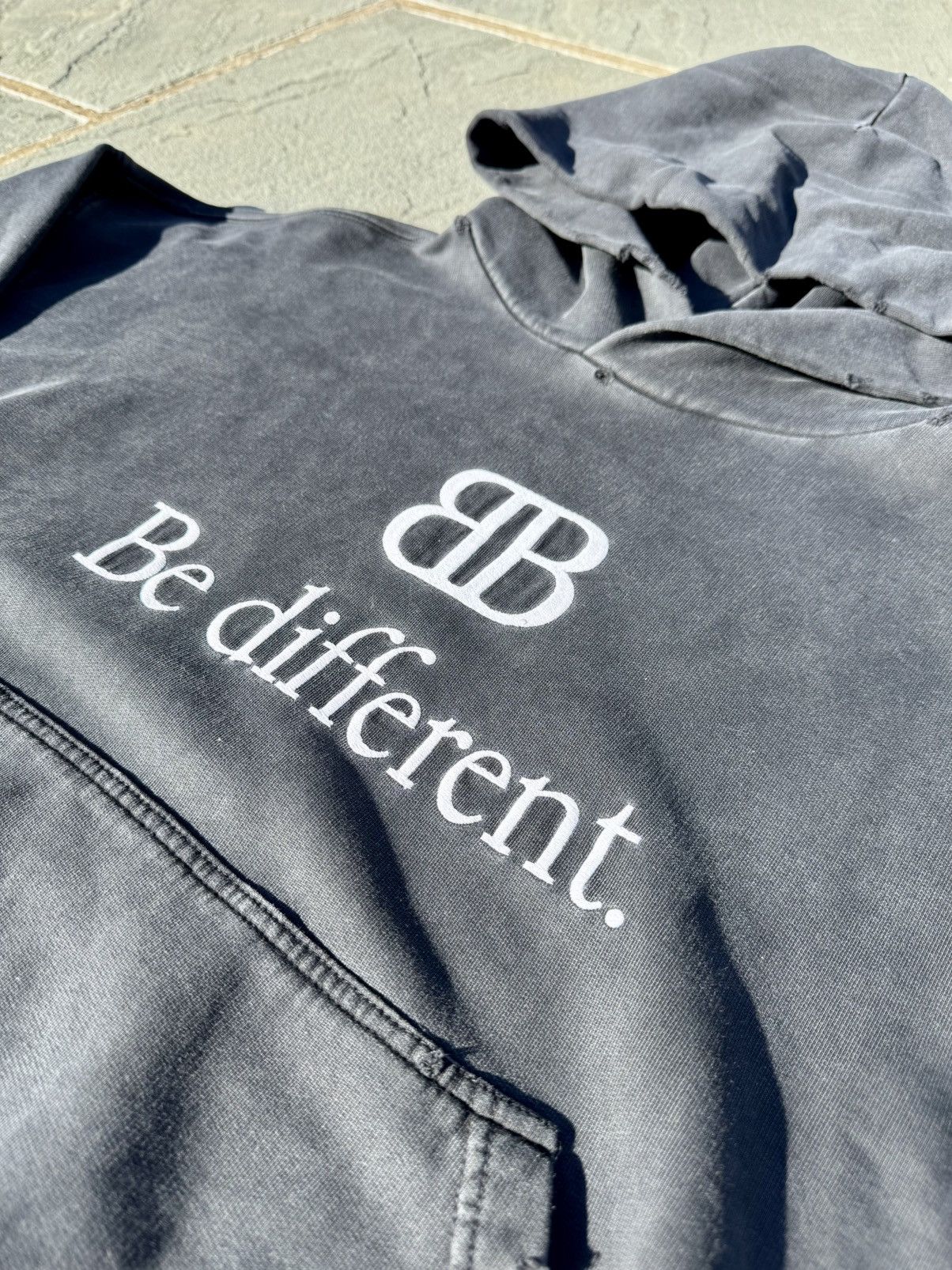 Balenciaga Balenciaga Be Different Hoodie Size US S / EU 44-46 / 1 - 2 Thumbnail