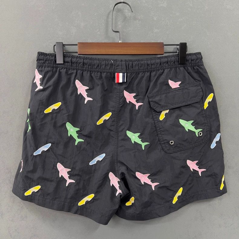 Thom Browne Thom Browne size2 Black embroidered color shark shorts Size US 26 / EU 42 - 2 Thumbnail