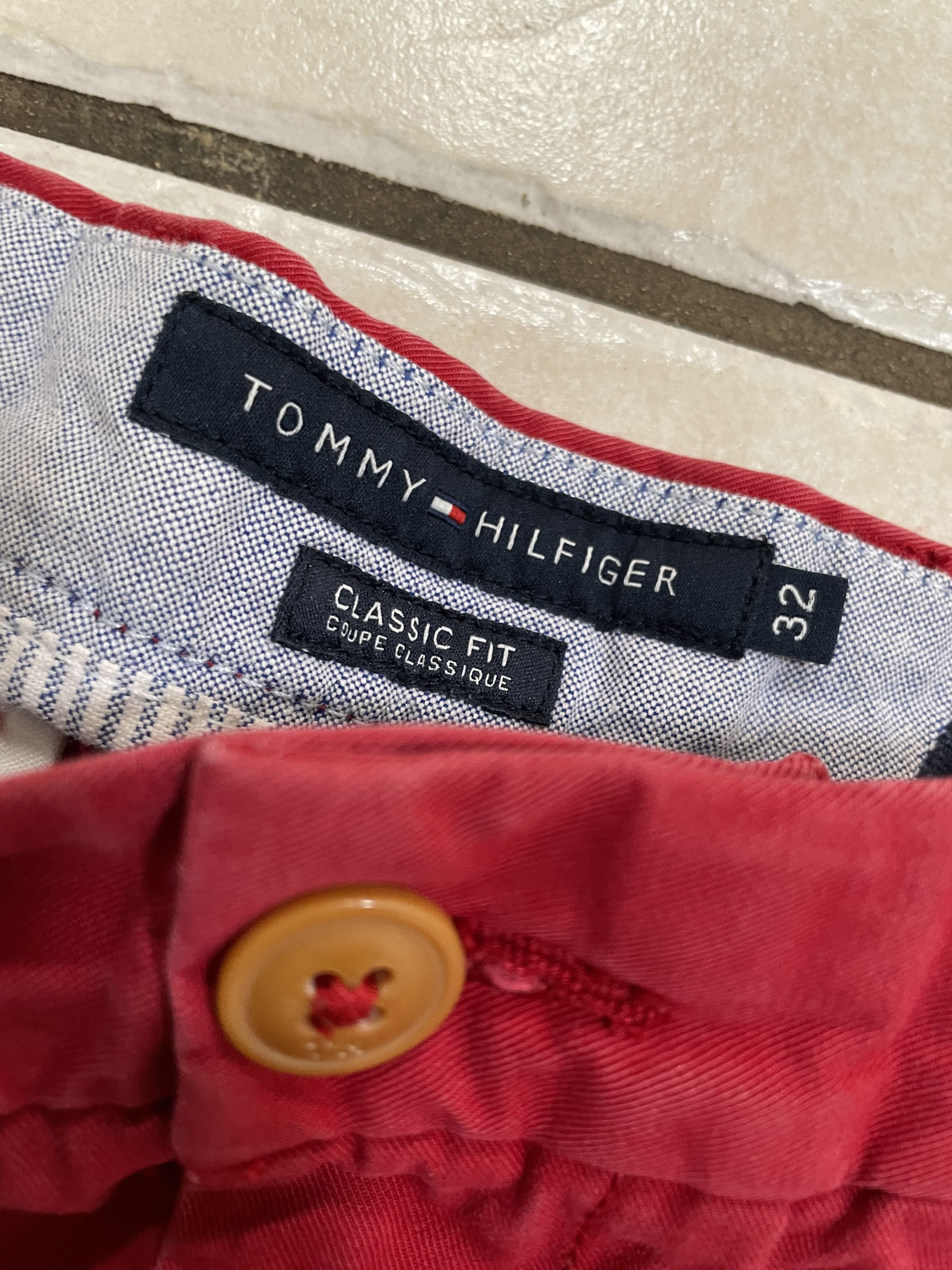 Tommy Hilfiger Tommy Hilfiger blood red classic fit shorts size 32 Size US 32 / EU 48 - 2 Thumbnail