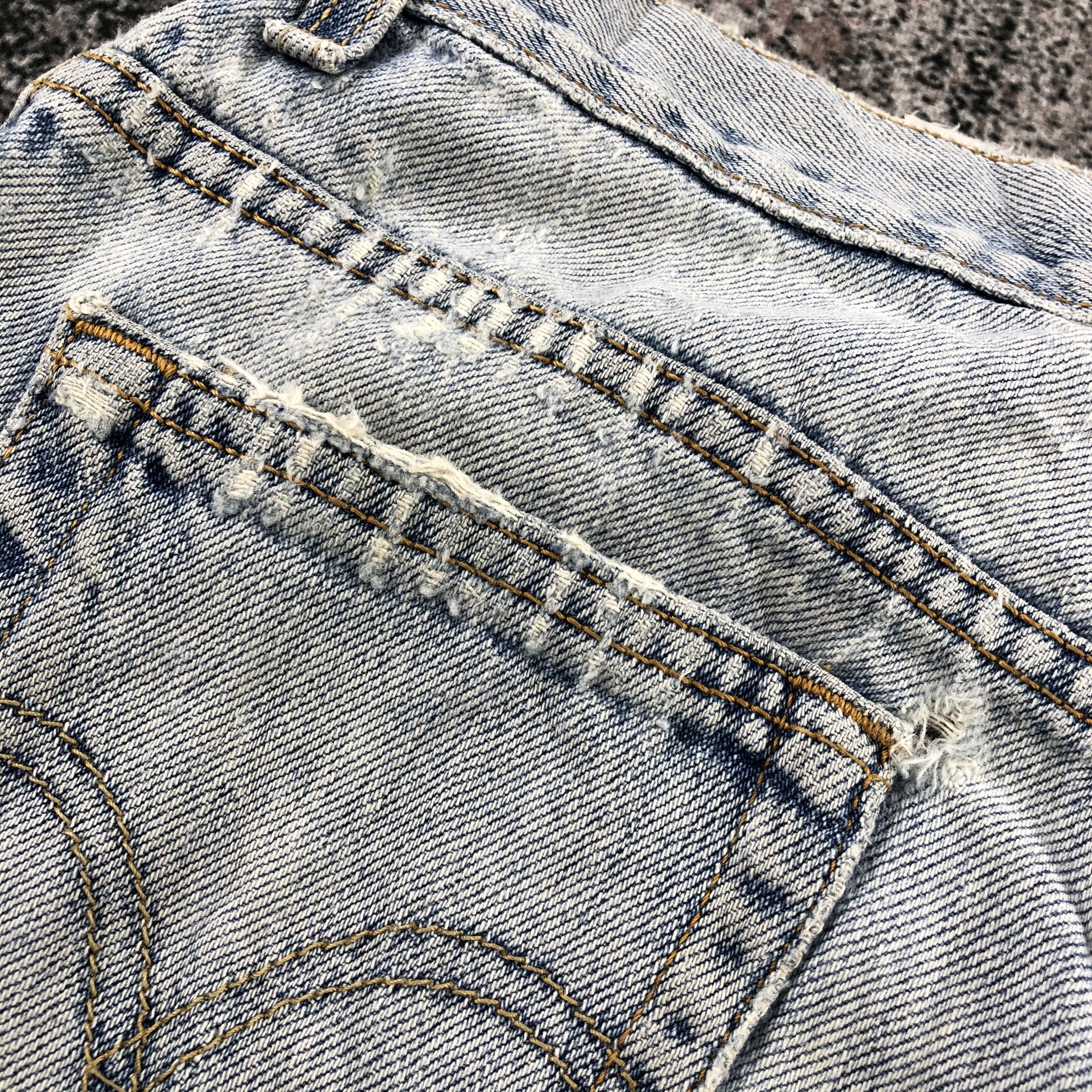 Levi's Vintage Levi's 550 Jeans Distressed Denim KJ884 Size US 29 - 8 Thumbnail