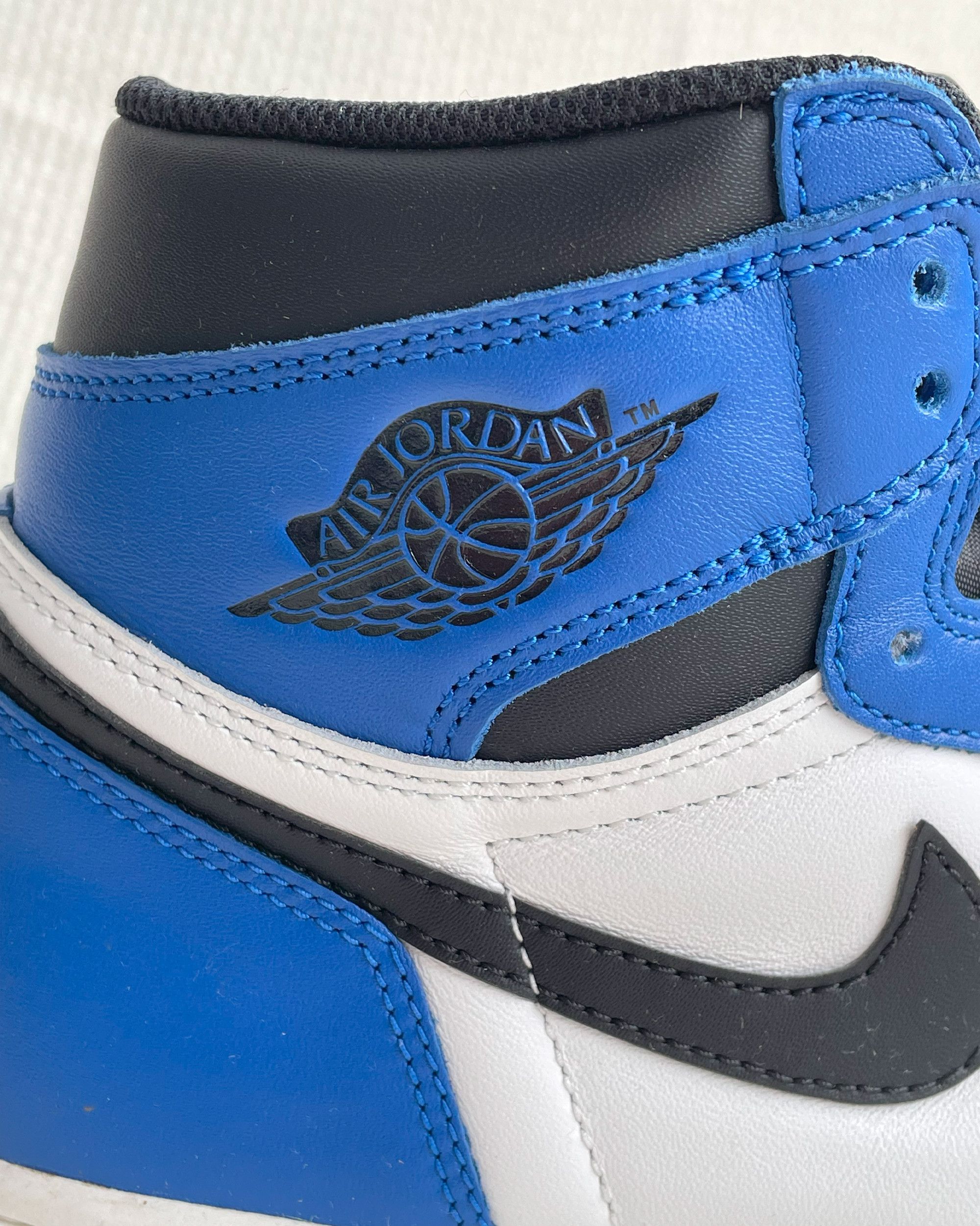 Jordan Brand × Nike Air Jordan 1 Retro High OG Game Royal Size US 9.5 / EU 42-43 - 5 Thumbnail
