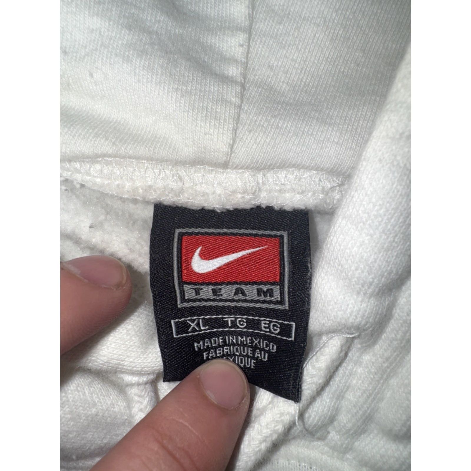 Nike VINTAGE Nike Center Swoosh Texas Hoodie White XL 26x26 University Longhorns Embroidered Mens Pullover Hooded Pockets Size US XL / EU 56 / 4 - 3 Thumbnail