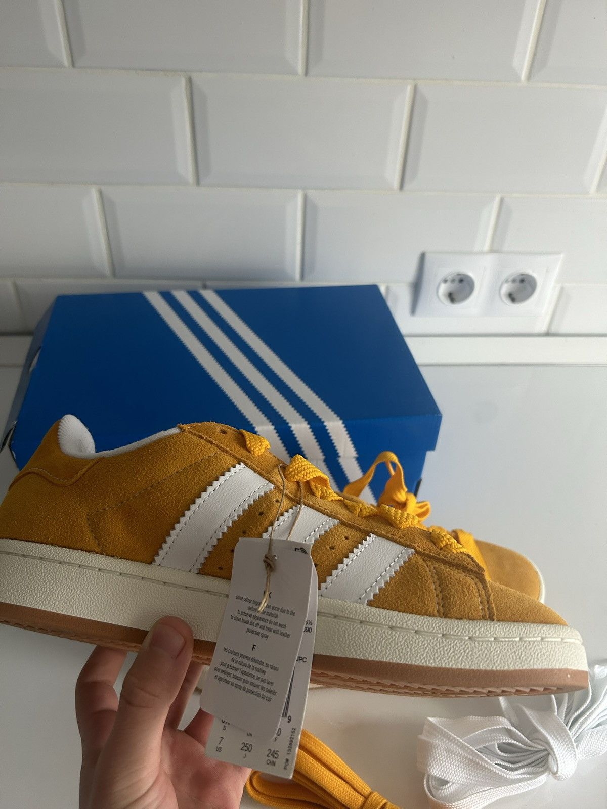 Adidas ADIDAS CAMPUS 00’s pantone/ftwe yellow off white Size US 7 / IT 37 - 4 Thumbnail