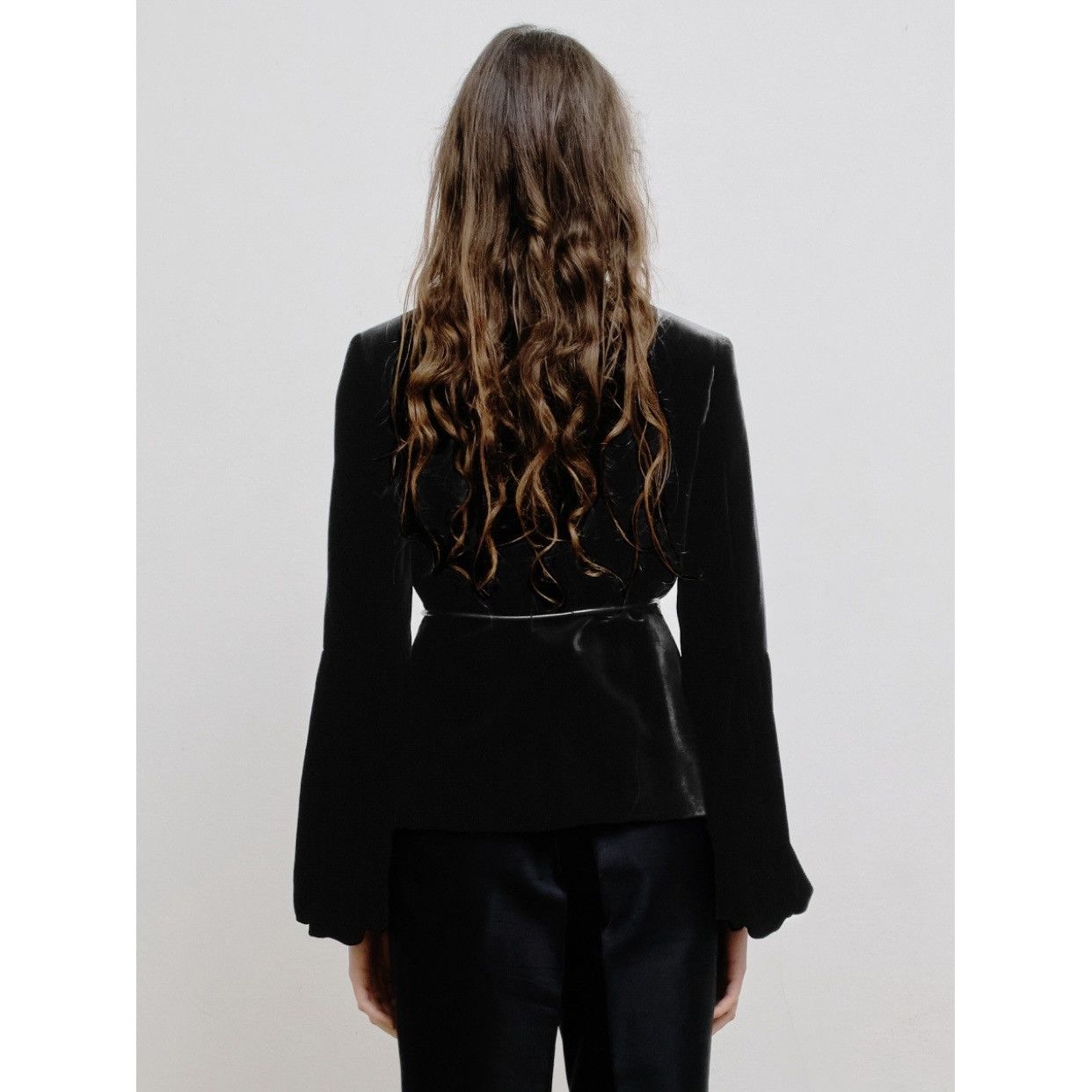 Gucci × Tom Ford Gucci by Tom Ford black velvet jacket with puff sleeves Size S / US 4 / IT 40 - 4 Thumbnail