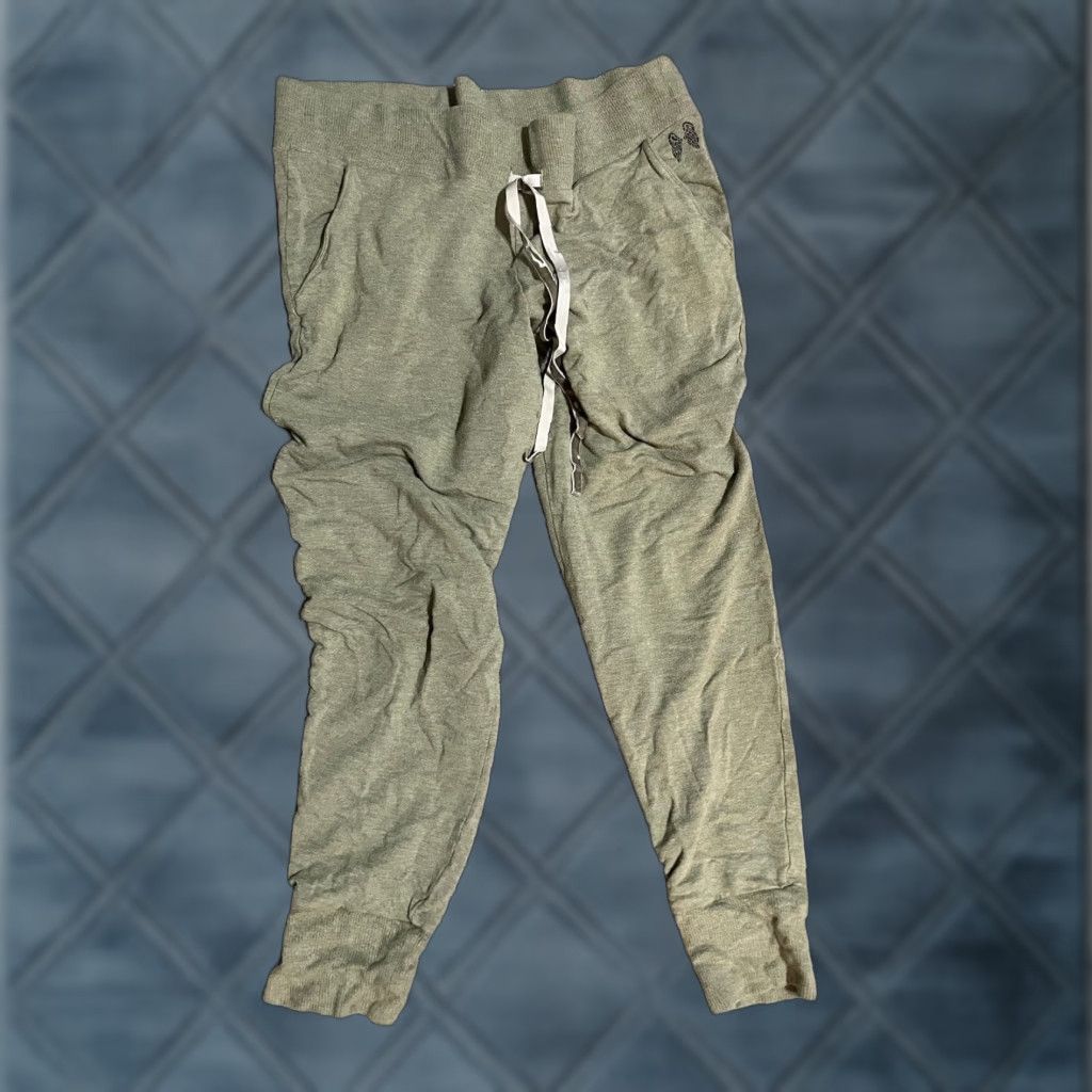 Victoria's Secret Victoria's Secret Sweatpants Victoria Green Size M Adult Regular XS? Size 32" / US 10 / IT 46 - 1 Thumbnail
