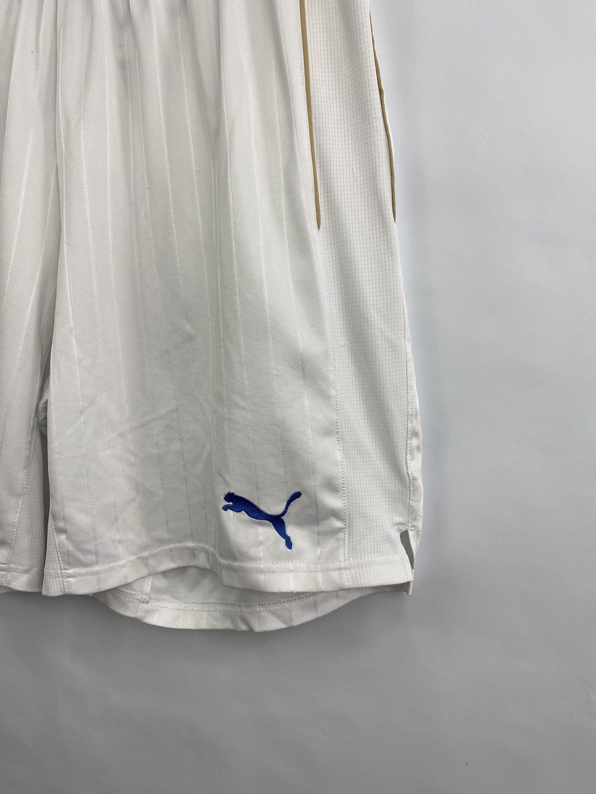 Puma 🇮🇹 Vintage Puma Italy Soccer Jersey shorts retro rare hype Size US 36 / EU 52 - 3 Thumbnail