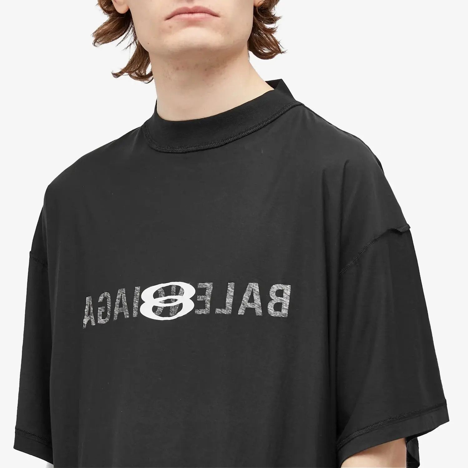 Balenciaga o1la1rc1a0625 Inside-Out BB Classic T-Shirt Oversized Black Size US S / EU 44-46 / 1 - 5 Thumbnail