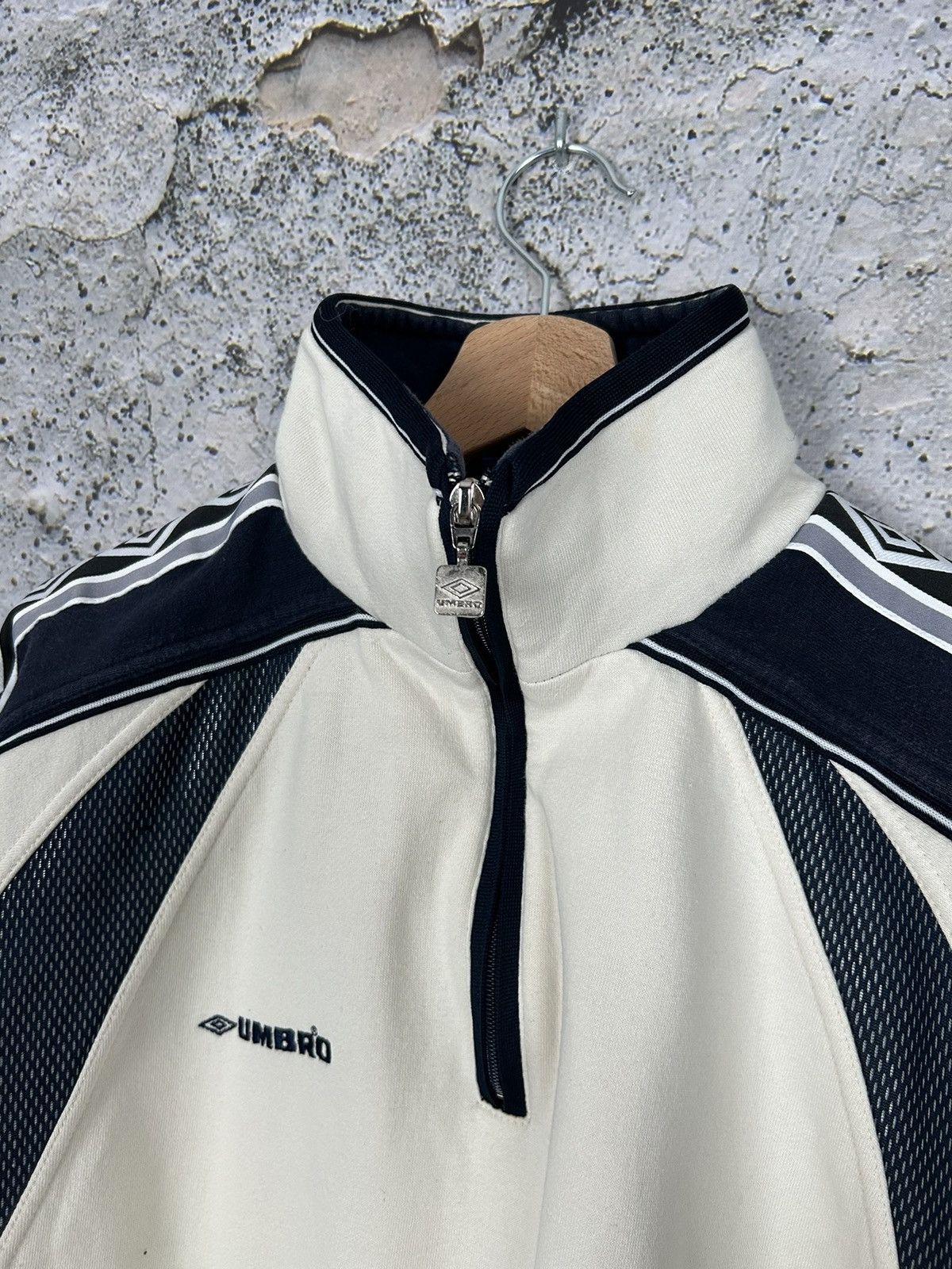 Umbro Vintage Umbro Sportswear Football Half Zip Sweatshirt Size US S / EU 44-46 / 1 - 3 Thumbnail