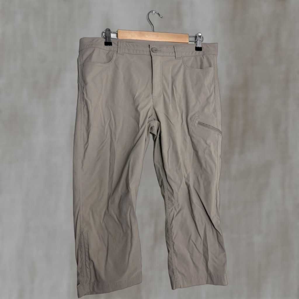 Eddie Bauer Eddie Bauer Womens Pants Cropped Beige Size 12 Cargo 34x21 Womens Size 34" / US 12 / IT 48 - 1 Thumbnail