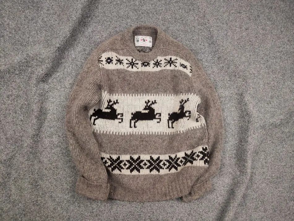 Vintage Vintage 90's Brown Bison Canada Pattern Hand Knit Sweater Size US L / EU 52-54 / 3 - 1 Thumbnail