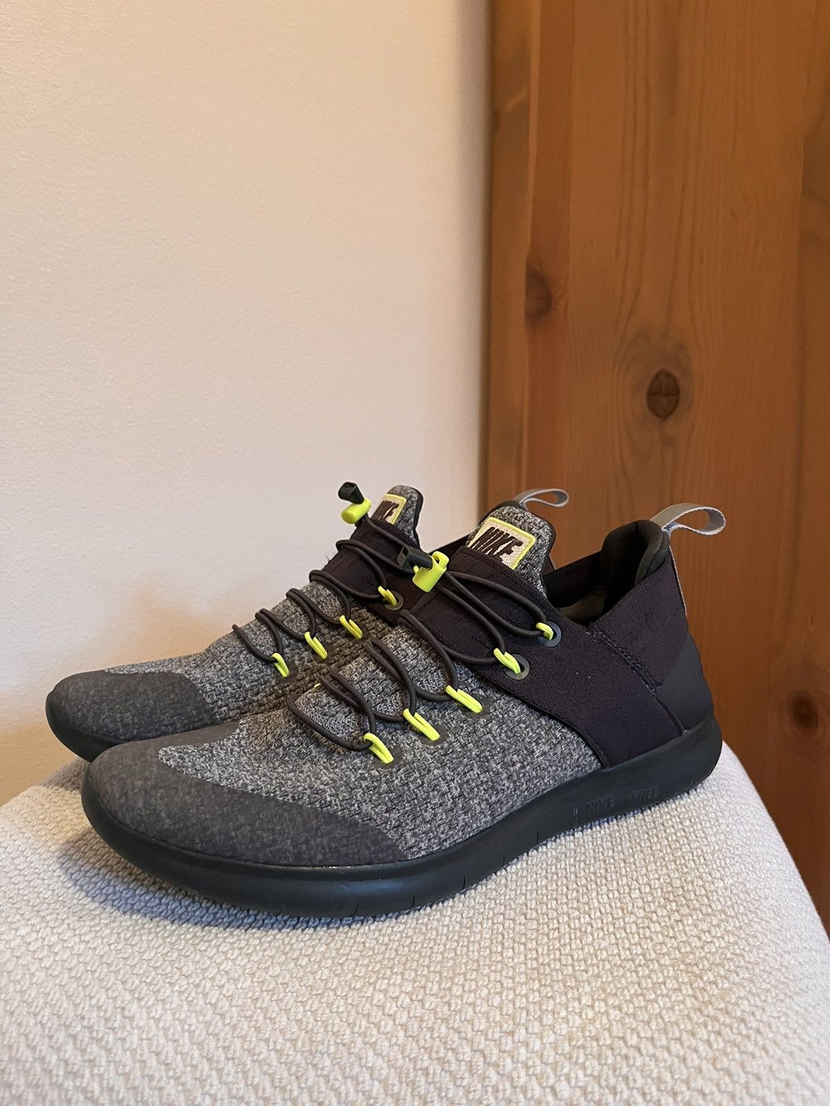 Nike nike free rn commuter 2017 922910-001 Size US 8.5 / EU 41-42 - 1 Thumbnail