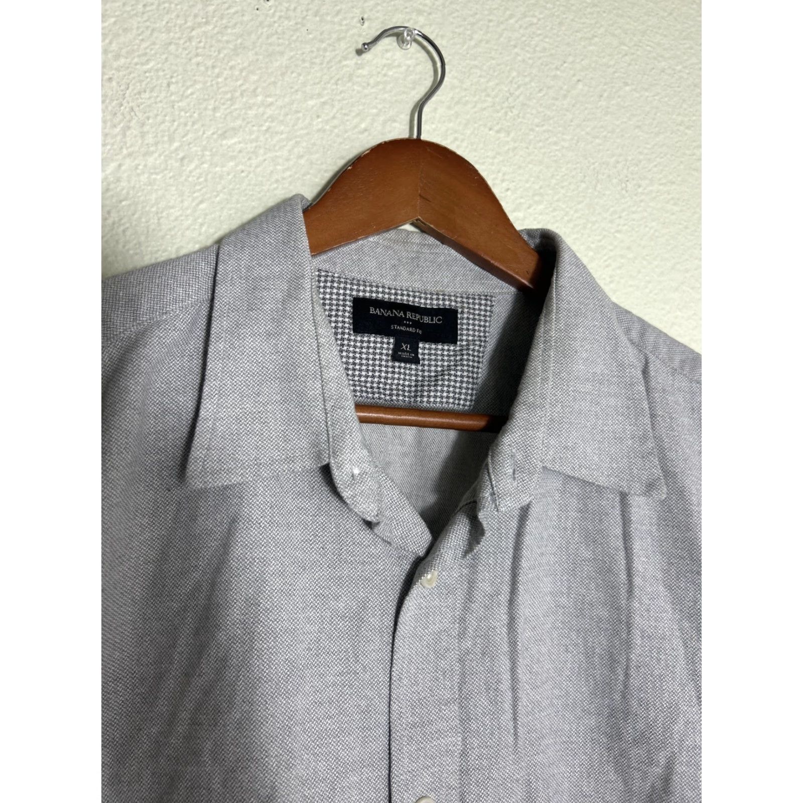 Banana Republic Banana Republic Mens XL Long Sleeve Chambray Shirt Gray Herringbone Button-Up Shirt Mens XL Chambray Shirt Size US XL / EU 56 / 4 - 3 Thumbnail