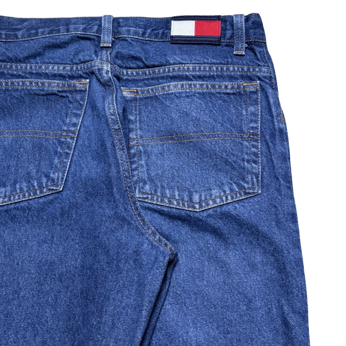 Tommy Hilfiger Vintage 90s Tommy Hilfiger Jeans Loose Fit Dark Wash 30X29 Size US 30 / EU 46 - 2 Thumbnail