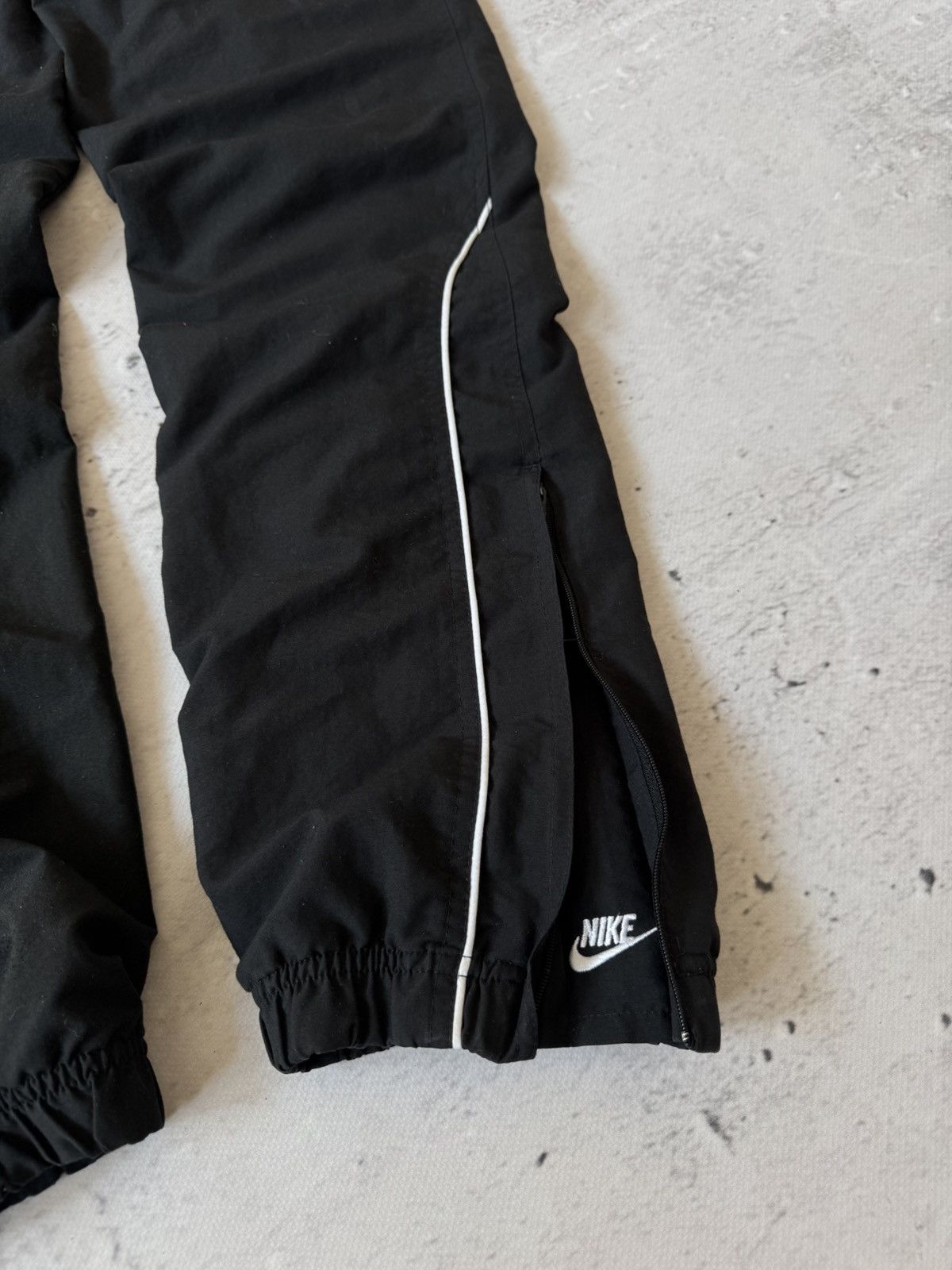 Nike × Vintage NIKE AIR MAX NYLON VINTAGE Y2K BAGGY FIT PANTS SWEATPANTS Size US 32 / EU 48 - 2 Thumbnail