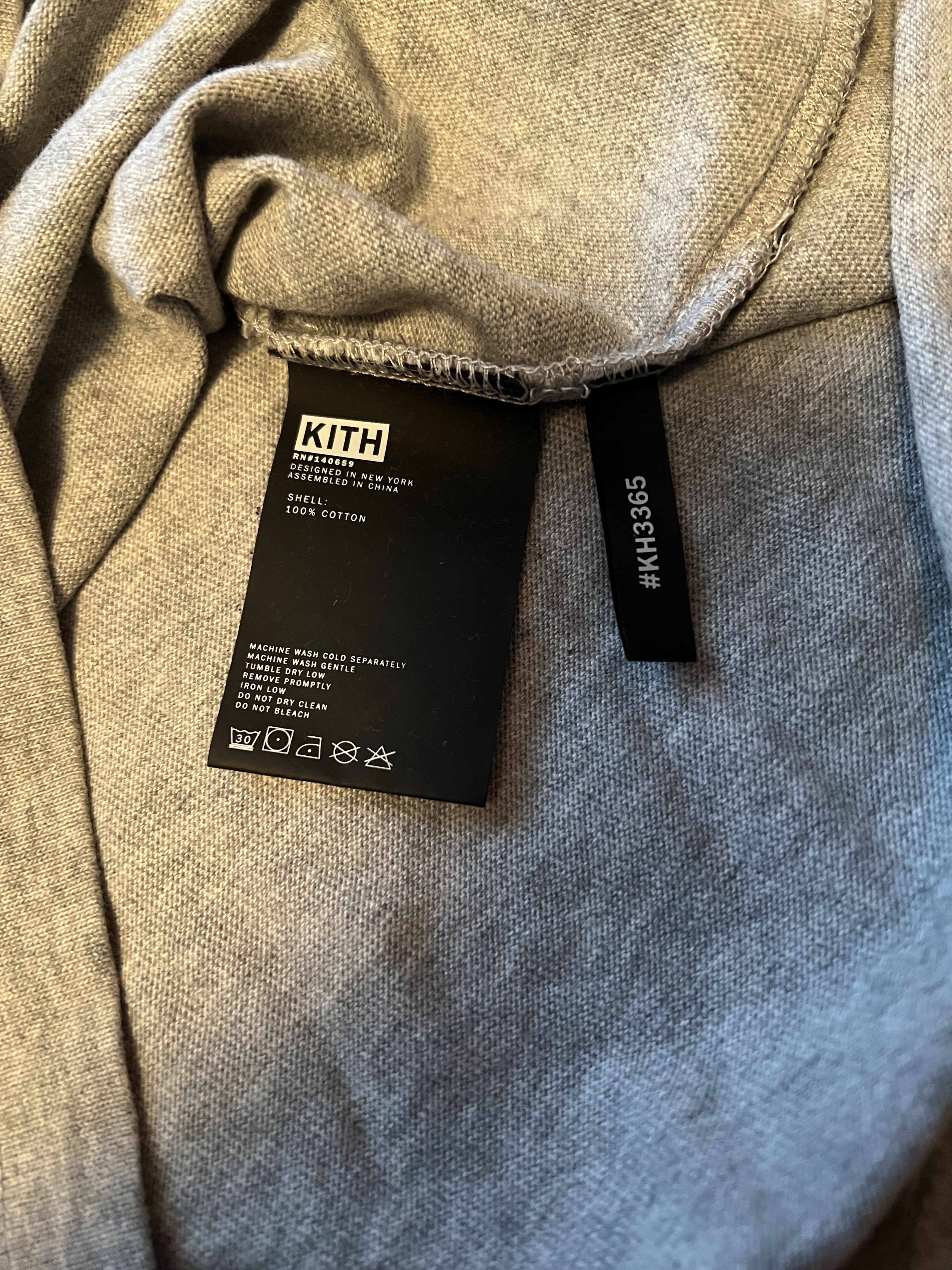 Kith Kith Classic Box Logo L/S Tee in Heather Grey (2018) Size US M / EU 48-50 / 2 - 3 Thumbnail