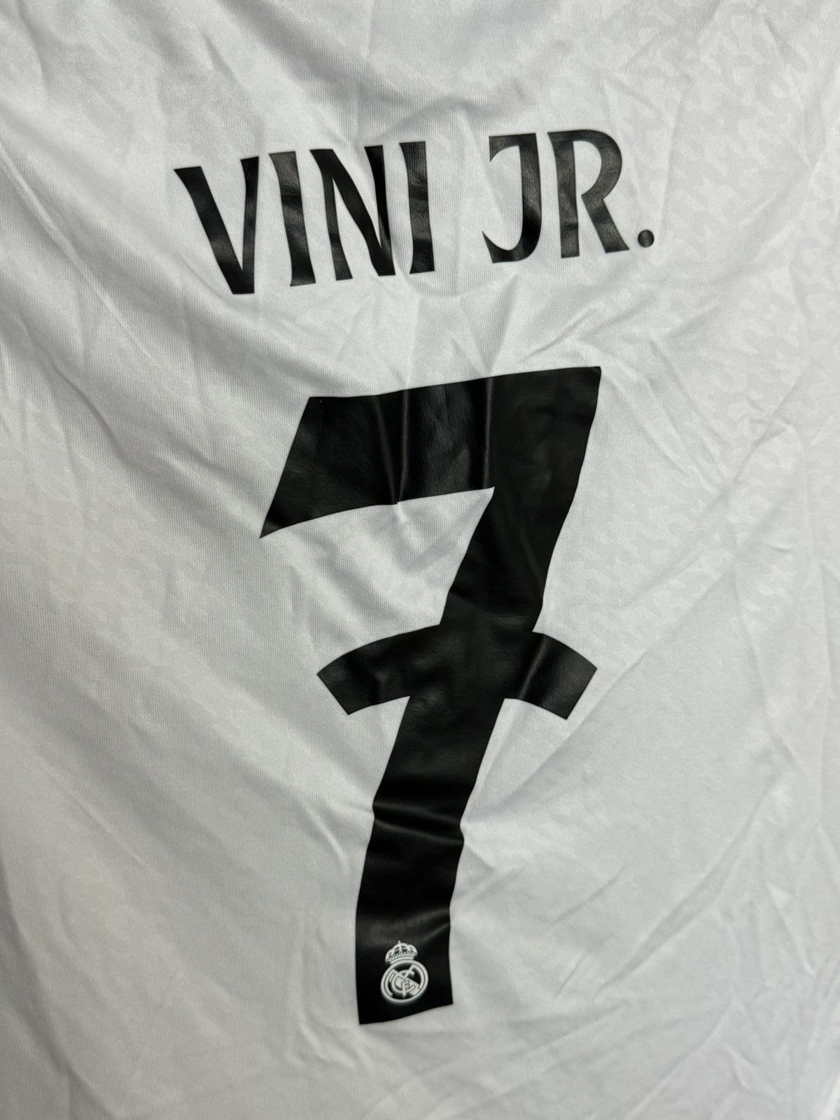 Adidas KIDS New Real Madrid 24/25 Home Vinicius Jr. Football Jersey Size US S / EU 44-46 / 1 - 3 Thumbnail