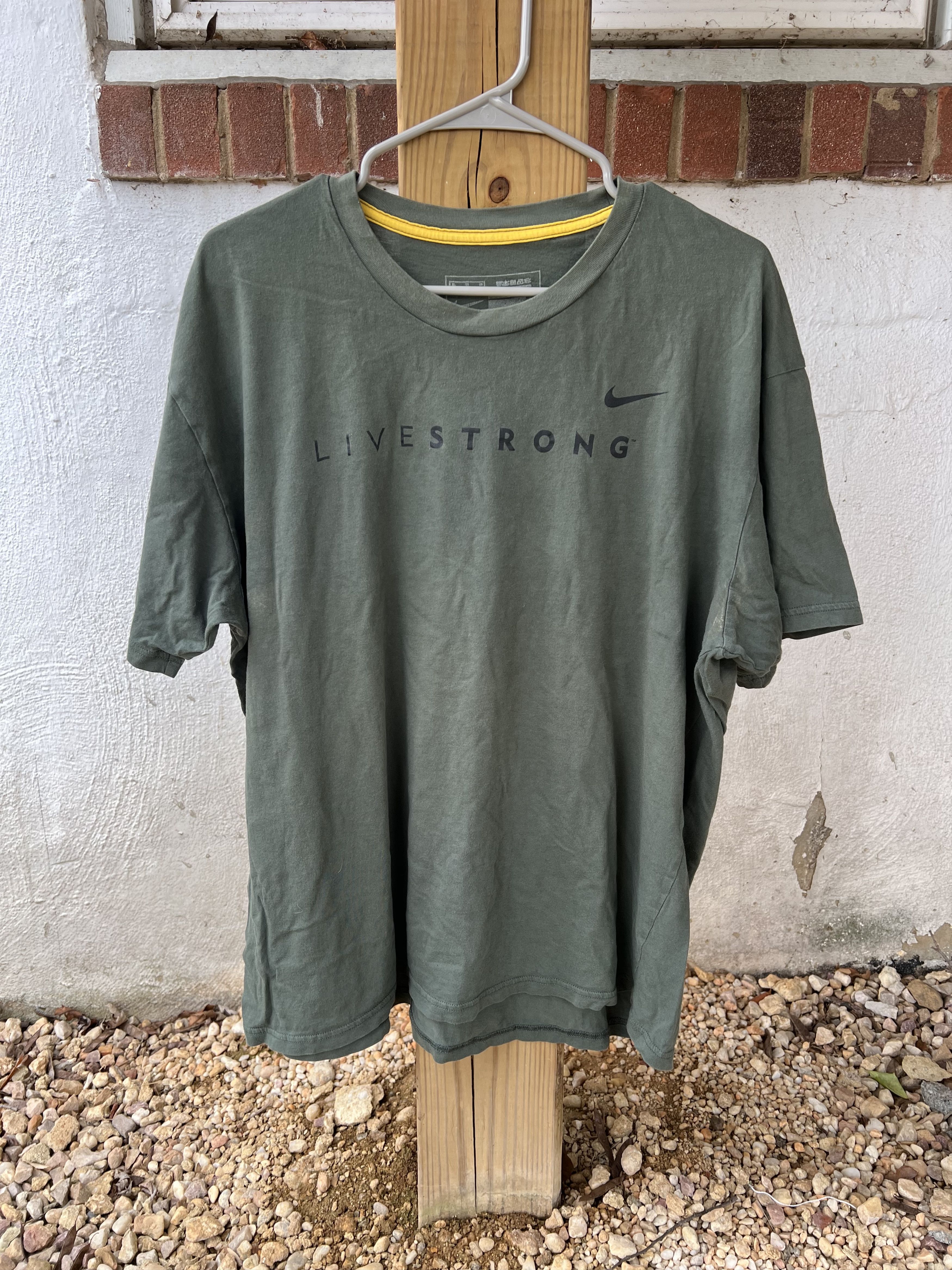 Nike Army Green Live Strong T-Shirt Size US XL / EU 56 / 4 - 1 Thumbnail