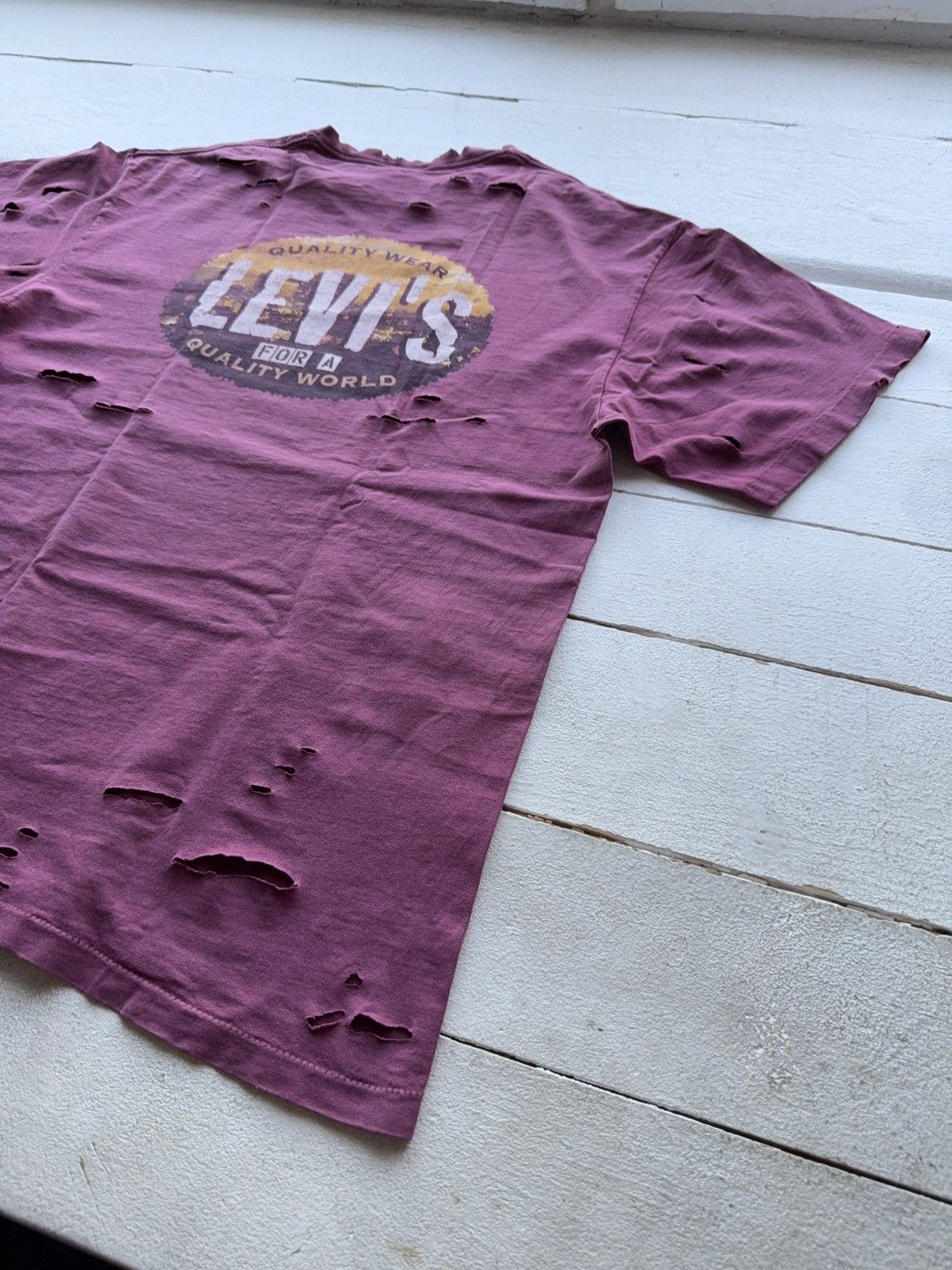 Levi's Vintage Clothing Vintage 90s Retro Levi’s Distressed Faded Tee shirt Size US L / EU 52-54 / 3 - 11 Thumbnail