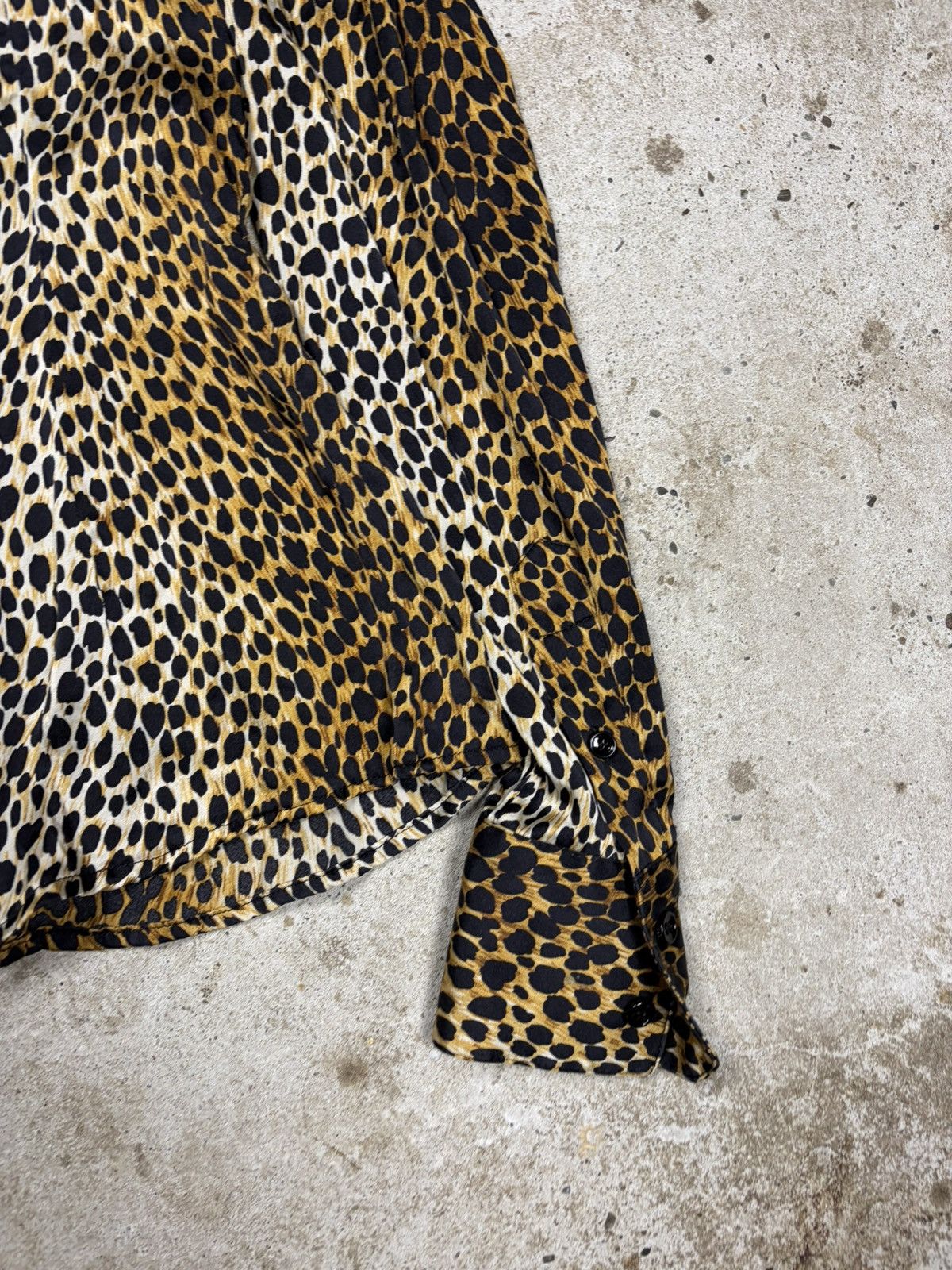 Dolce & Gabbana 2000s Dolce & Gabbana Silk Leopard Print Shirt Button Up Size S / US 4 / IT 40 - 13 Thumbnail
