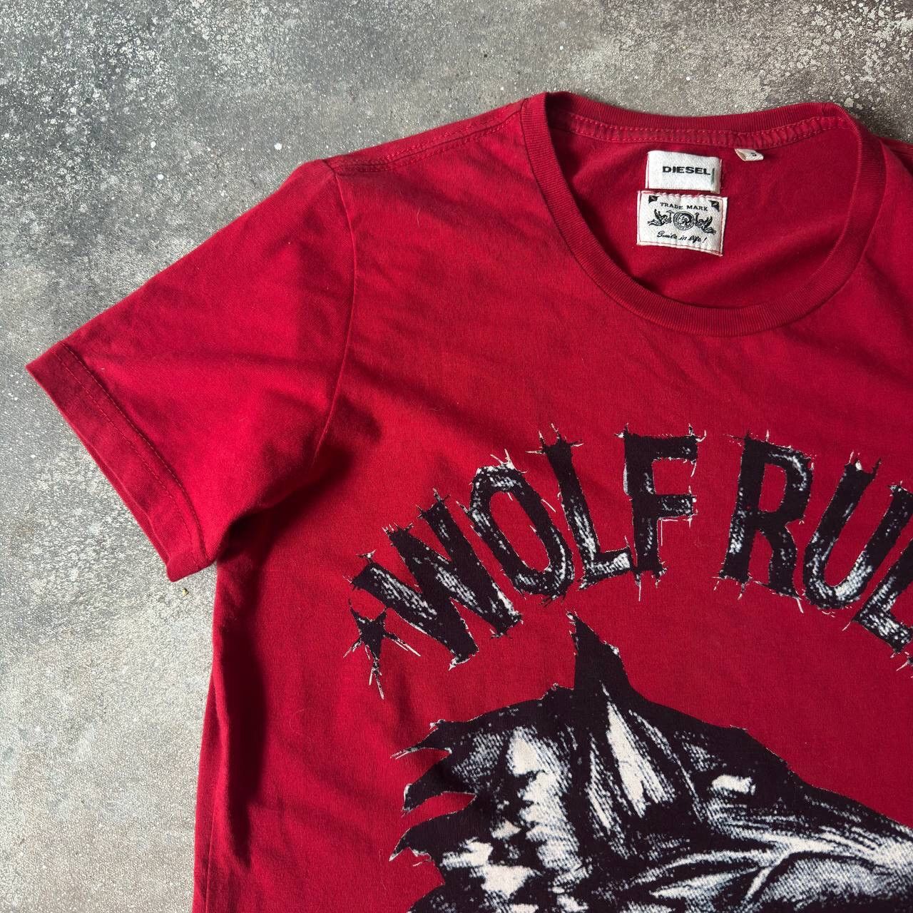 Diesel × Vintage Y2K Diesel Vintage Wolf Printed T-Shirt Size US S / EU 44-46 / 1 - 3 Thumbnail