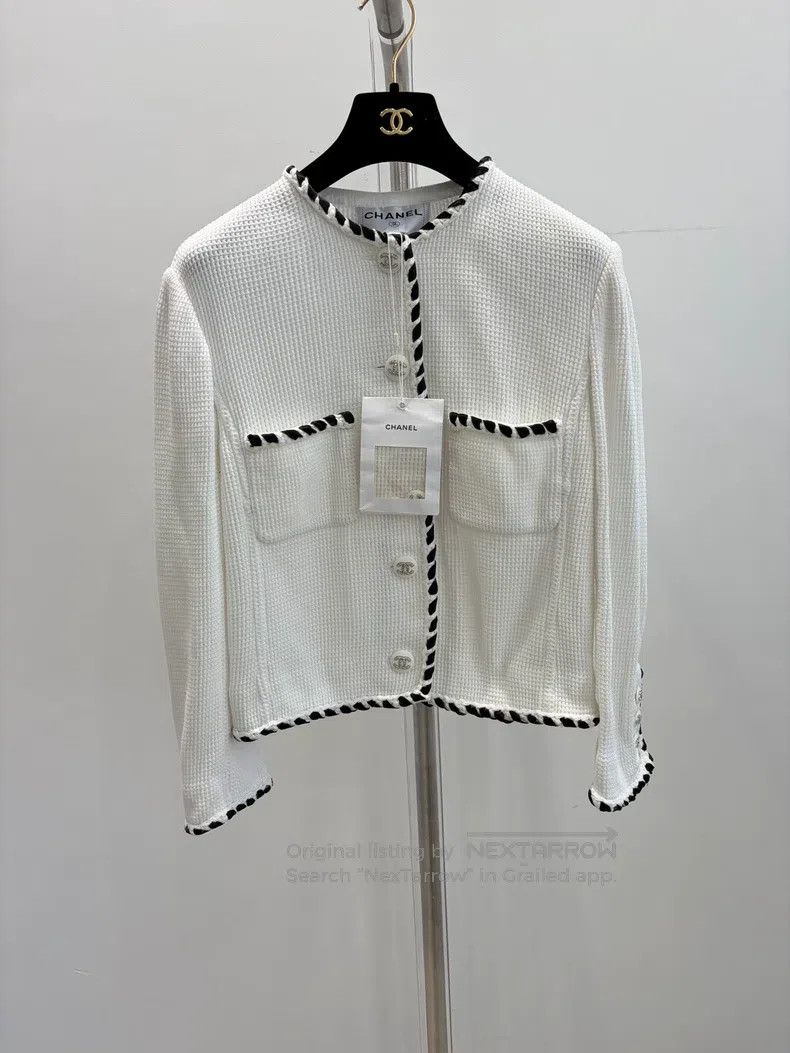 Chanel Chanel White diamond buckle black and white rolled edge tw Size XS / US 0-2 / IT 36-38 - 1 Thumbnail