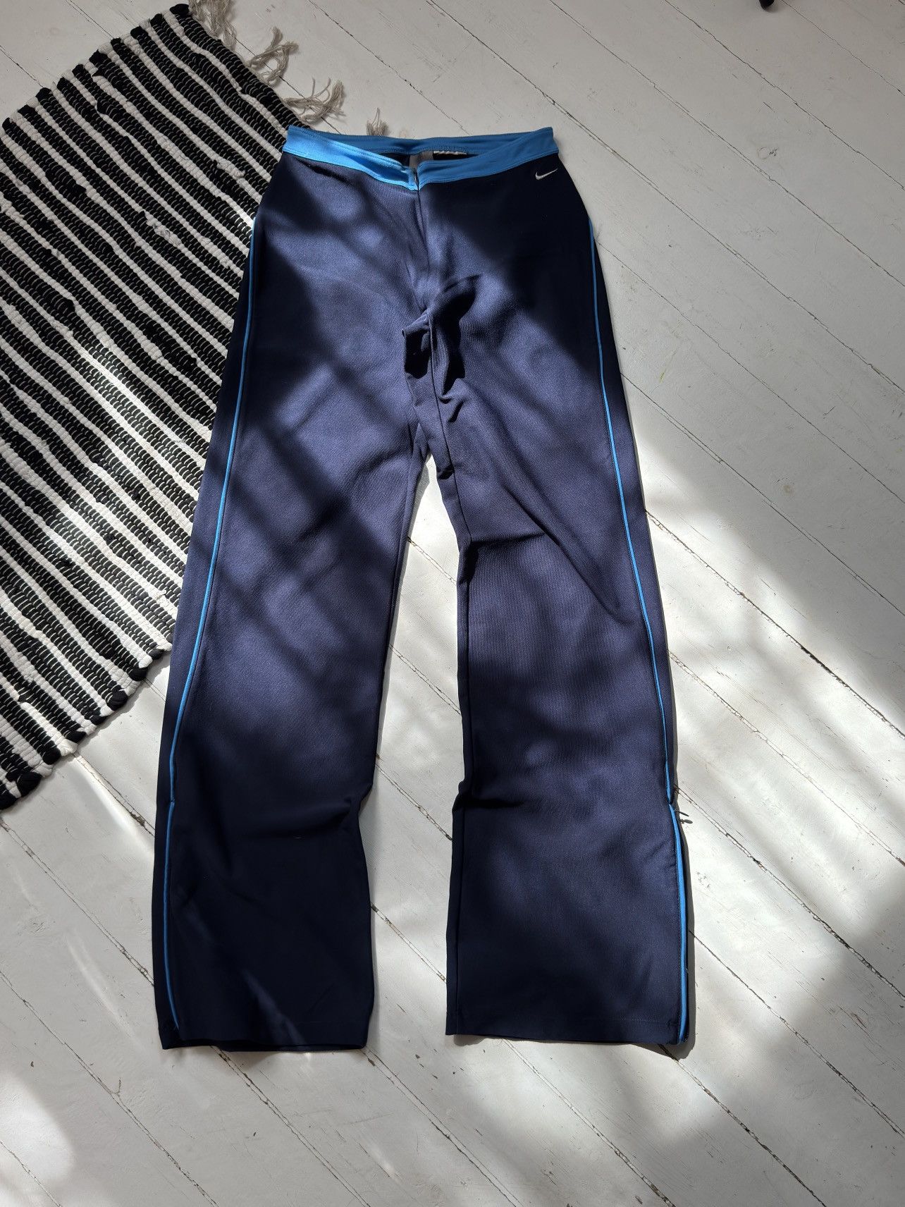 Nike VINTAGE NIKE MINI SWOOSH 2000s PANTS Size 27" / US 4 / IT 40 - 1 Thumbnail
