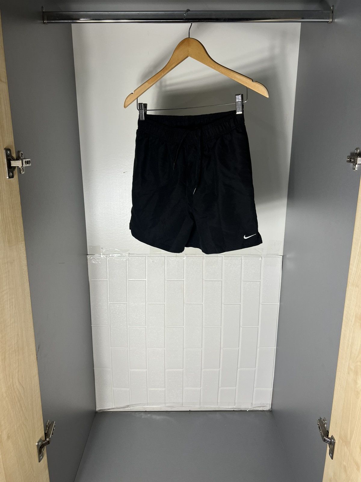 Nike VINTAGE NIKE RUNNING RETRO DRILL SWOOSH SHORTS CASUAL 90s Size US 30 / EU 46 - 1 Thumbnail