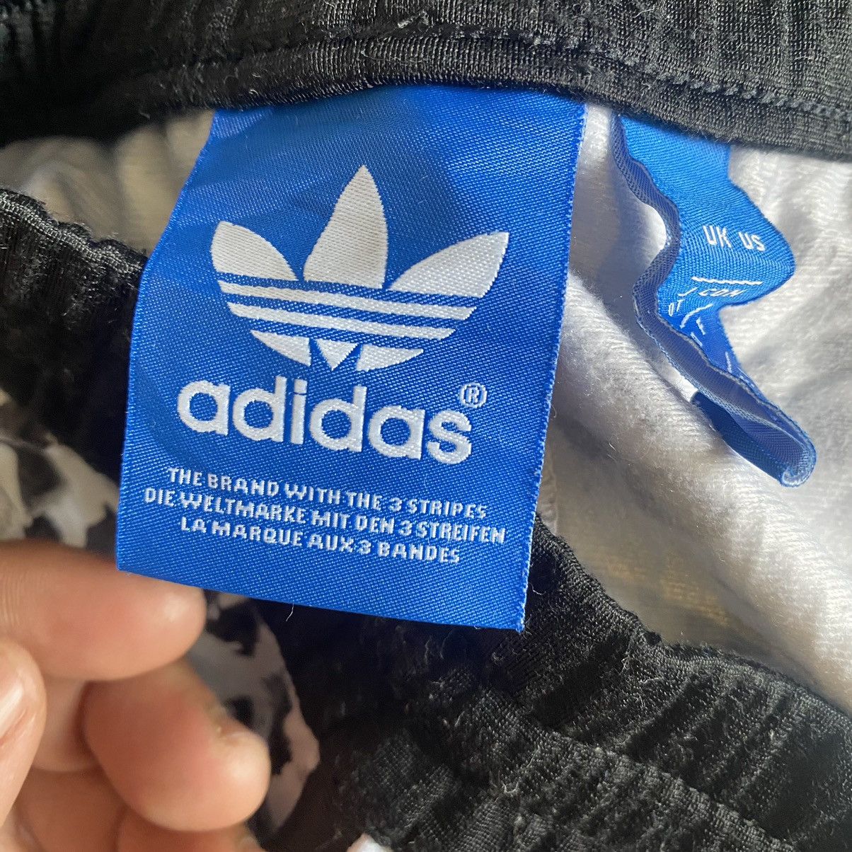 Vintage Adidas Culottes Ink Dot Trefoil Shorts Size US 29 - 8 Thumbnail