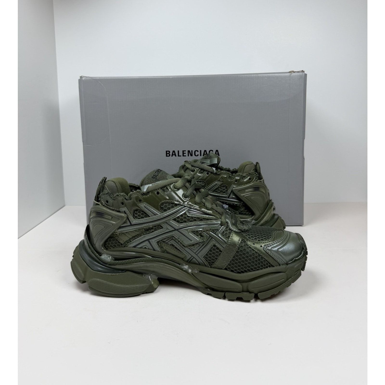 Balenciaga Size 39EU/6US - Balenciaga Runner Olive Green Size US 6 / EU 39 - 4 Thumbnail