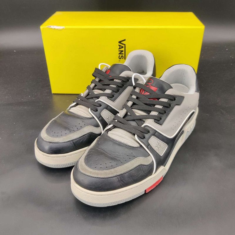 Louis Vuitton Louis Vuitton Low Top Fashion Sneakers 0079 Size US 7.5 / EU 40-41 - 1 Thumbnail
