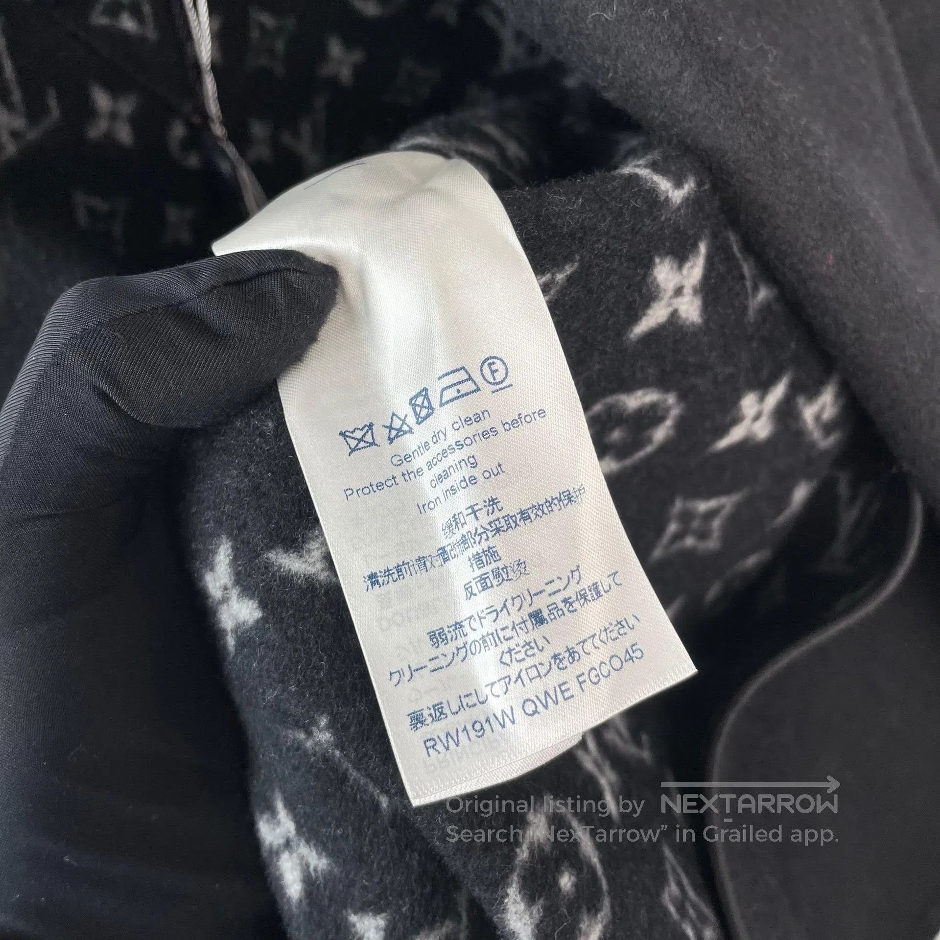 Louis Vuitton Louis Vuitton Black Lining Monogrammed Black Wool Belted M Size XS / US 0-2 / IT 36-38 - 6 Thumbnail