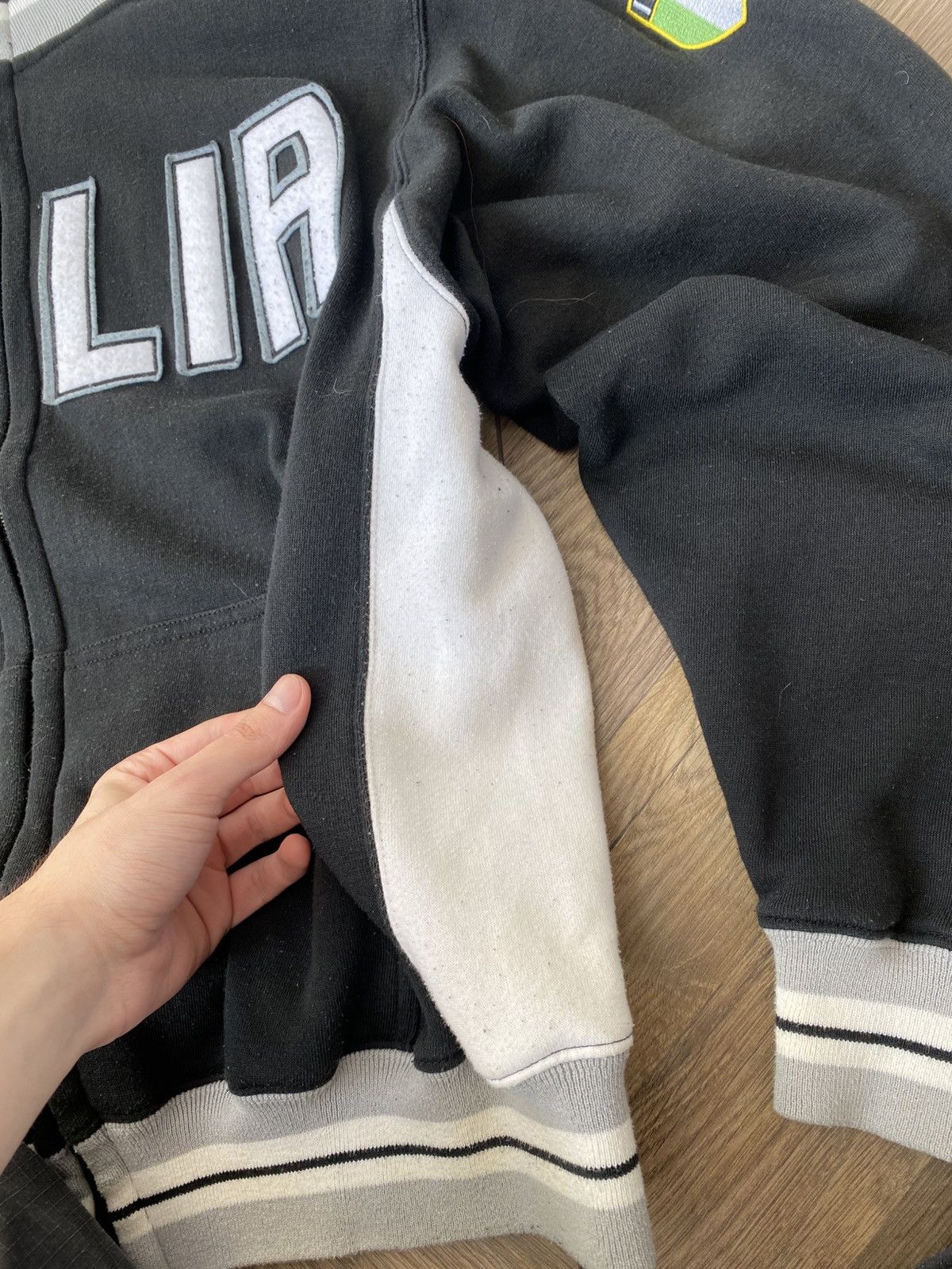 Other Vintage Italia Y2K Big Logo Zip Sweatshirt Size US L / EU 52-54 / 3 - 6 Thumbnail
