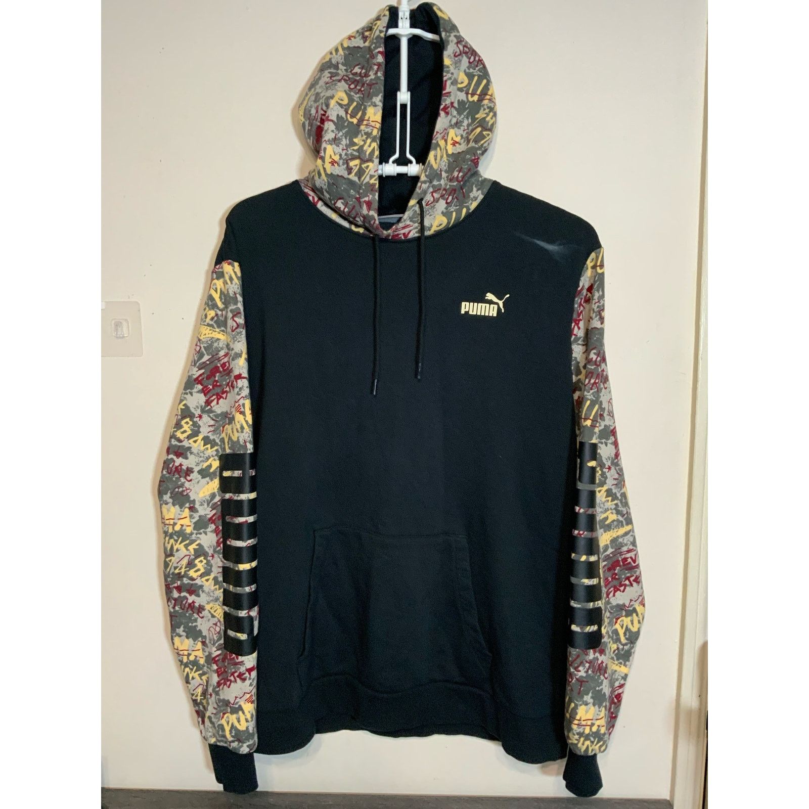 Puma Puma Graffiti Hoodie Sweatshirt Pullover Men's Size XL USED Size US XL / EU 56 / 4 - 1 Thumbnail