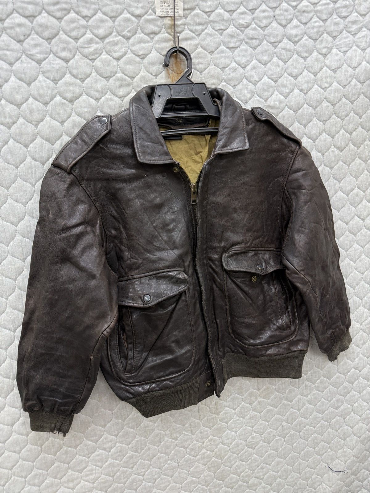 Genuine Leather 🔥🔥🔥ARCHIVE VTG A2 LEATHER FLIGHT JACKET Size US M / EU 48-50 / 2 - 3 Thumbnail