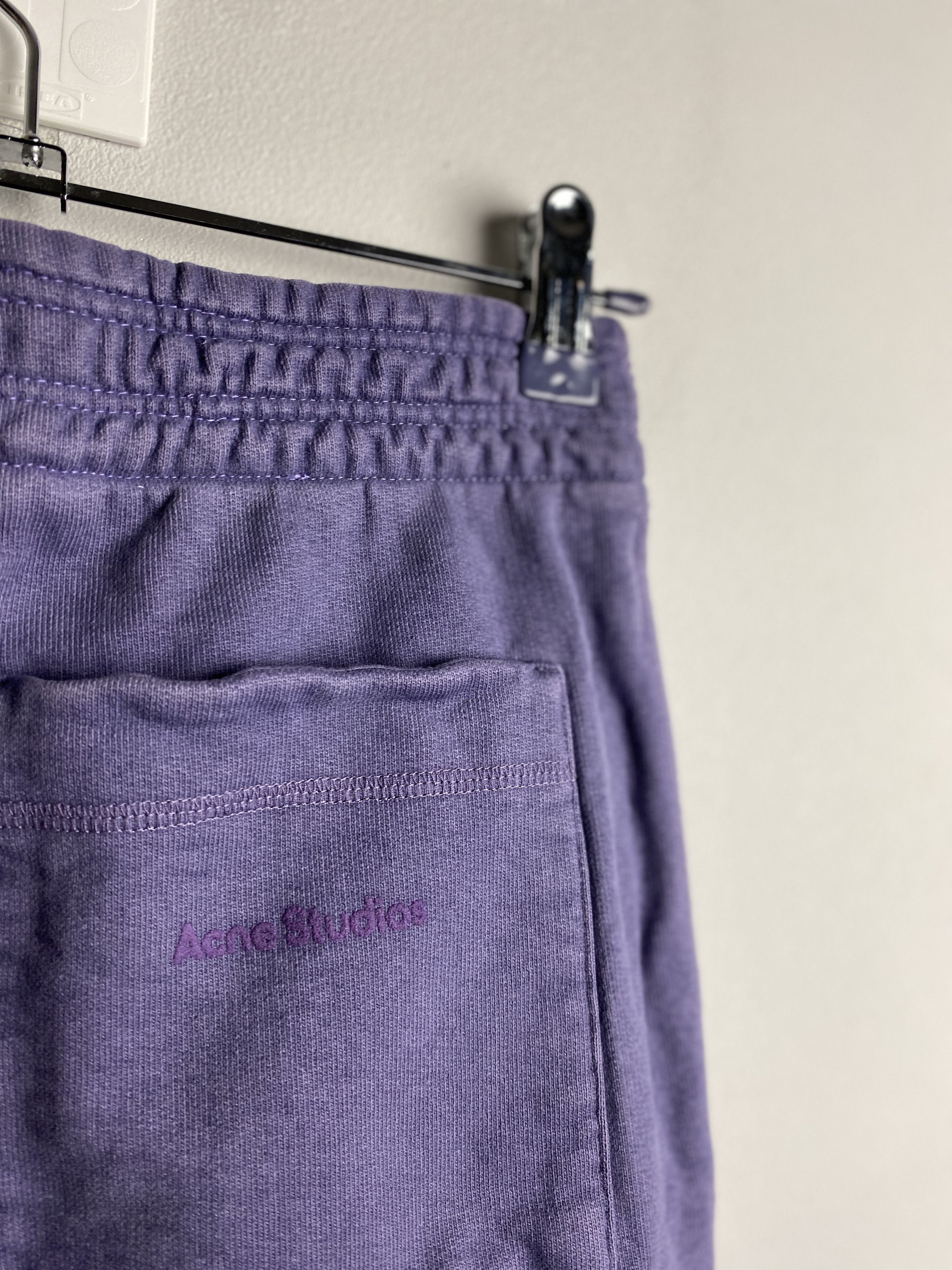 Acne Studios Acne Studios purple sweatpants small back logo Size 24" / US 00 / IT 34 - 4 Thumbnail