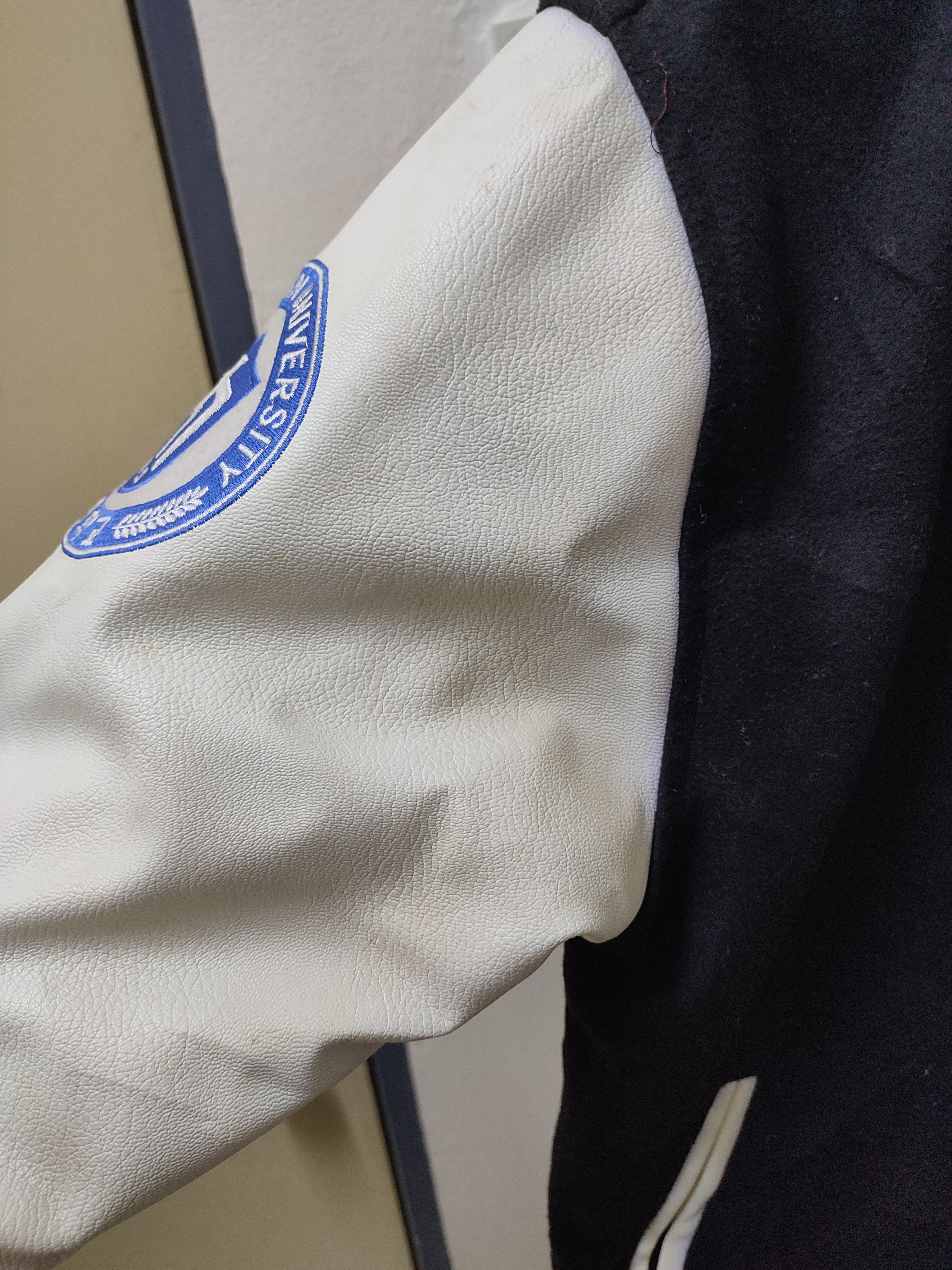 Vintage MUSIC VARSITY UNIV. CHANGSHIN LEATHER SLEEVE VINTAGE Size US S / EU 44-46 / 1 - 8 Thumbnail
