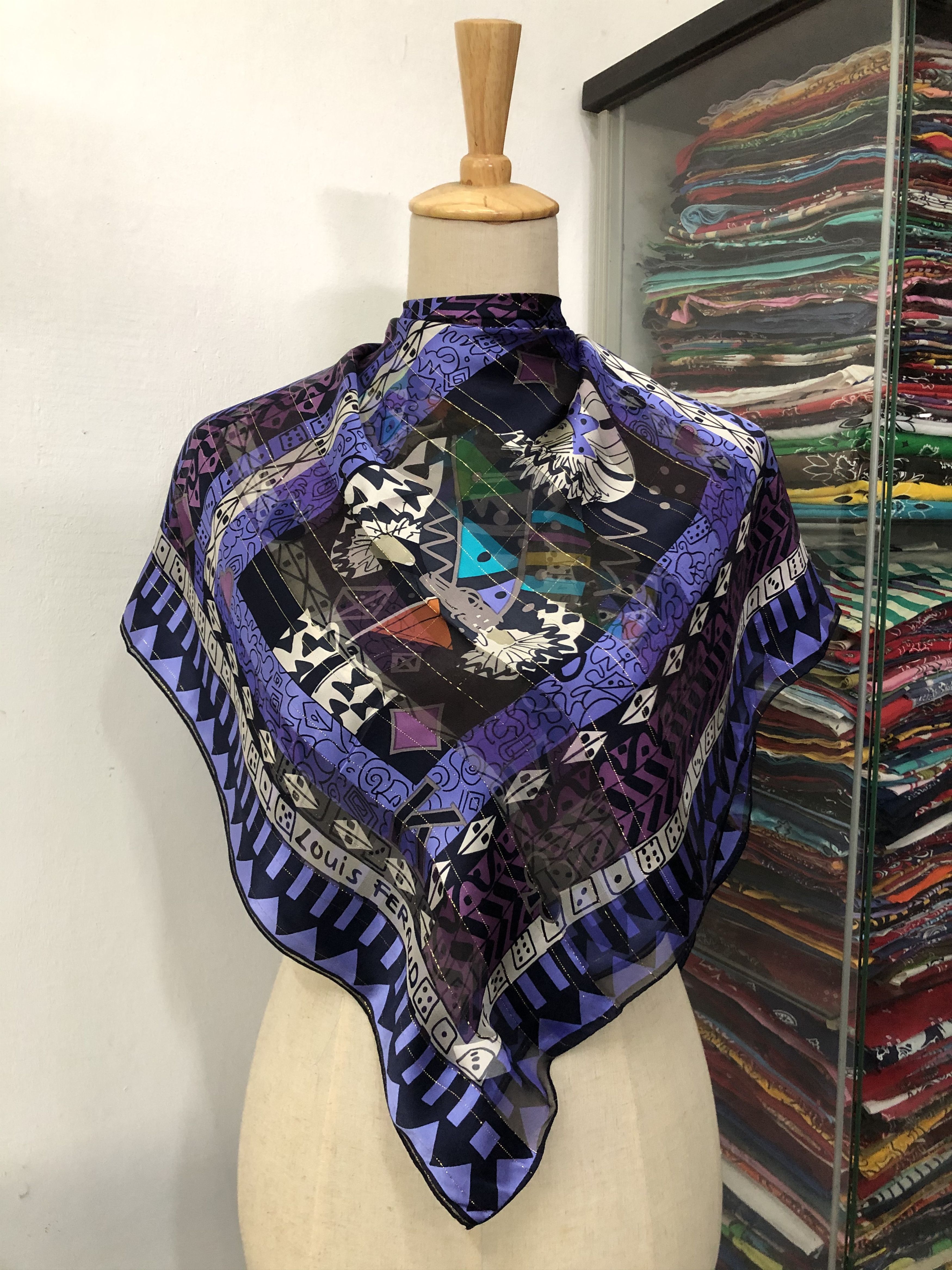 Louis Feraud × Vintage Vintage Louis Feraud Silk Scarf Size ONE SIZE - 1 Thumbnail