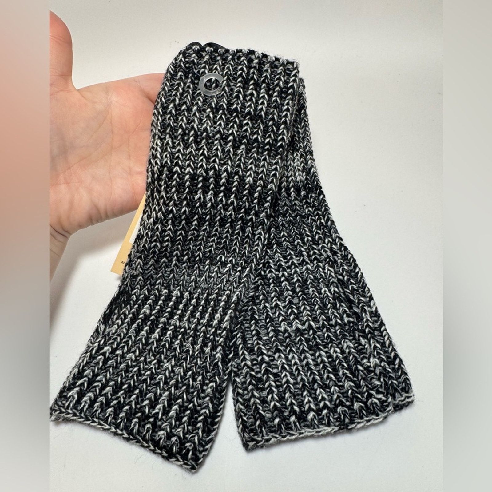 Rebecca Minkoff Rebecca Minkoff Grey Arm Warmers Winter Fashion NWT Size ONE SIZE - 2 Thumbnail