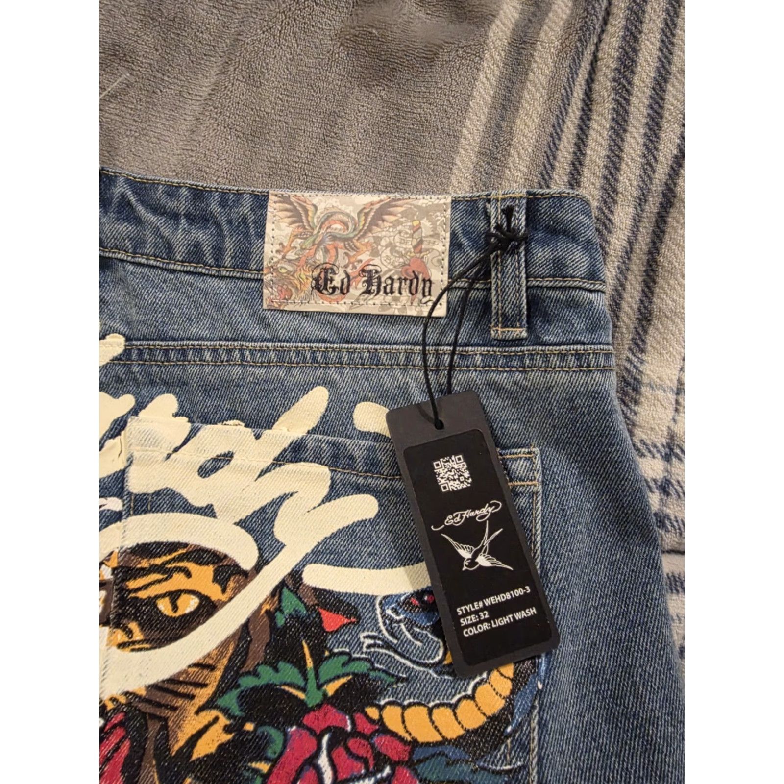 Ed Hardy VINTAGE Ed Hardy Multi Tattoo Low Waist Baggy Jeans Women's Size 32 Painted Logo Koi NWT Blue 90s Art Punk Rock Logo Jeans Womens Size 24" / US 00 / IT 34 - 6 Thumbnail
