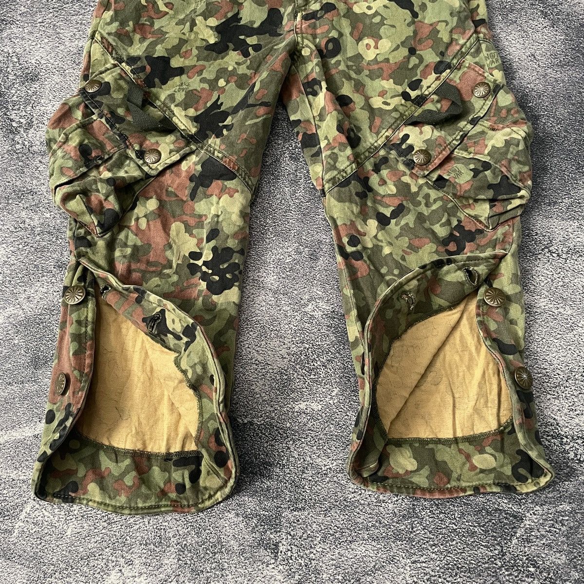 If Six Was Nine SLY camo japanese style y2k punk multi pocket short pants Size US 31 - 5 Thumbnail