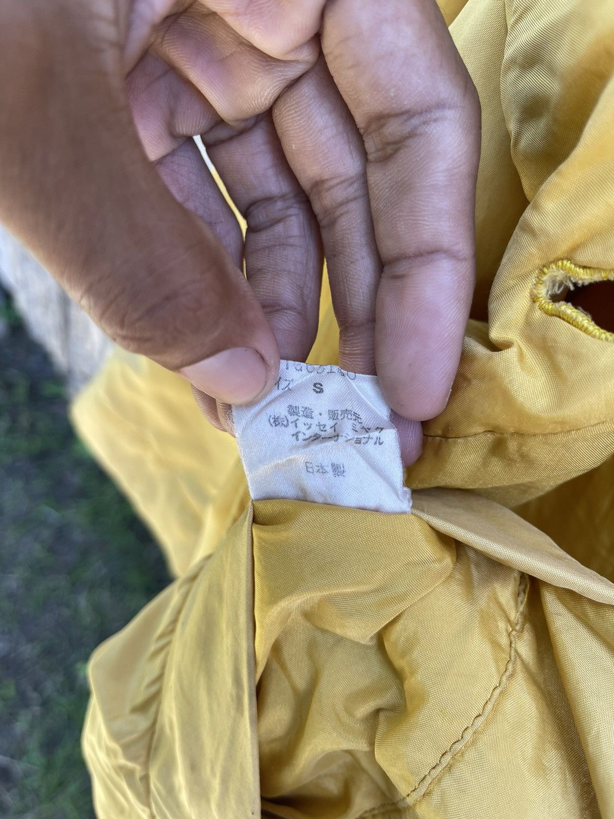 Issey Miyake Vintage 80s Issey Miyake WINDCOAT Yellow Oversized Jacket Size US M / EU 48-50 / 2 - 16 Thumbnail