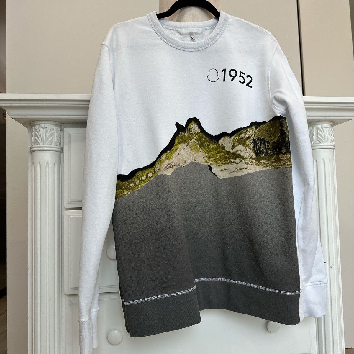 Moncler 🏔 MONCLER GENIUS 1952 Graphic Sweatshirt – Size L Size US L / EU 52-54 / 3 - 24 Thumbnail