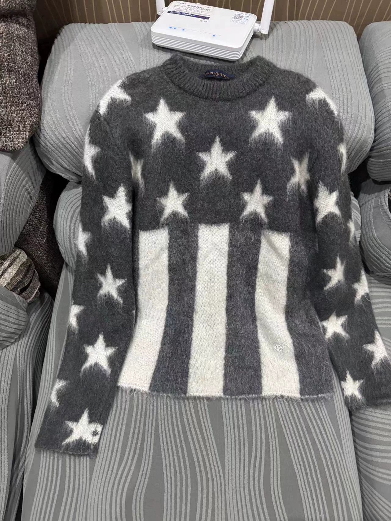 Louis Vuitton LV Mohair Sweater S Size S / US 4 / IT 40 - 1 Thumbnail
